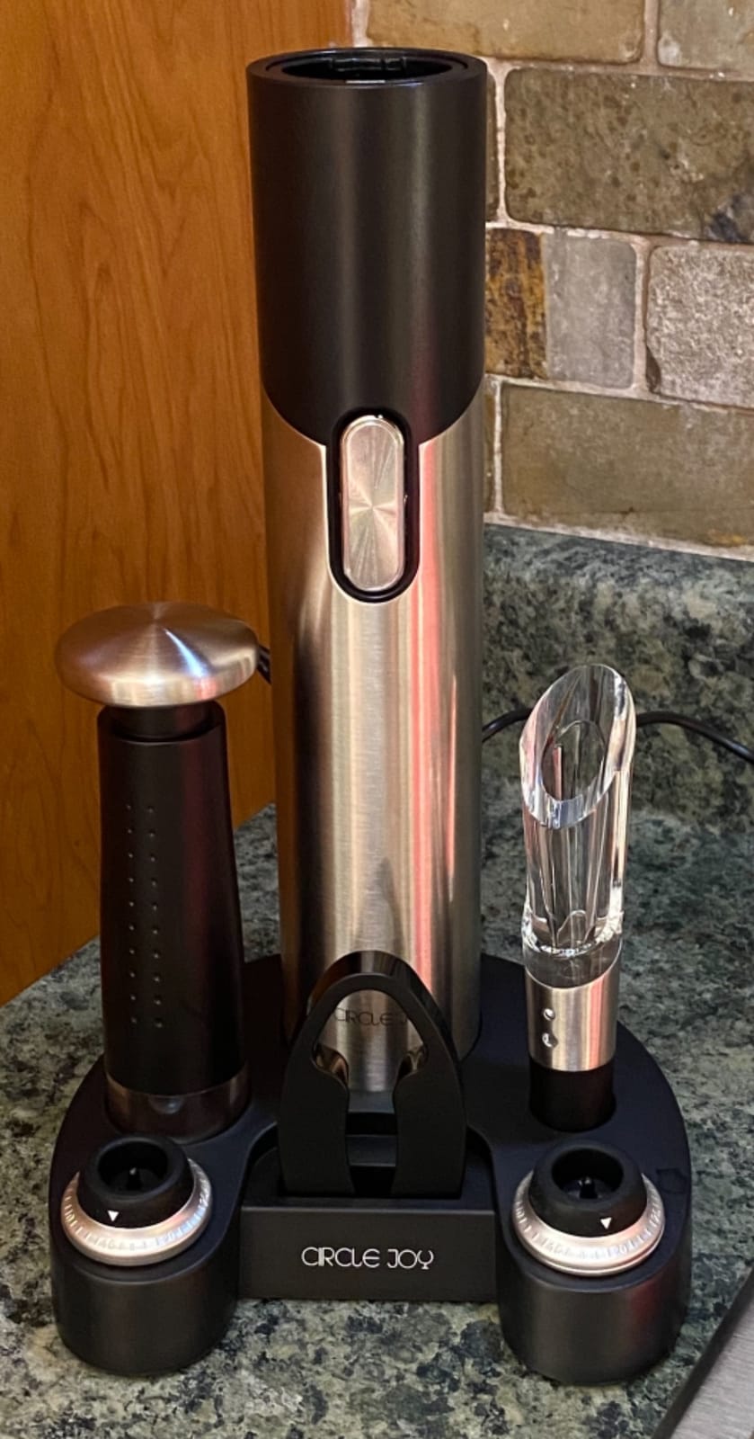 CIRCLE JOY Electric Wine Opener Rechargeable, 7-in-1 Automatic Wine Bottle Opener Gift Set customer photo 1