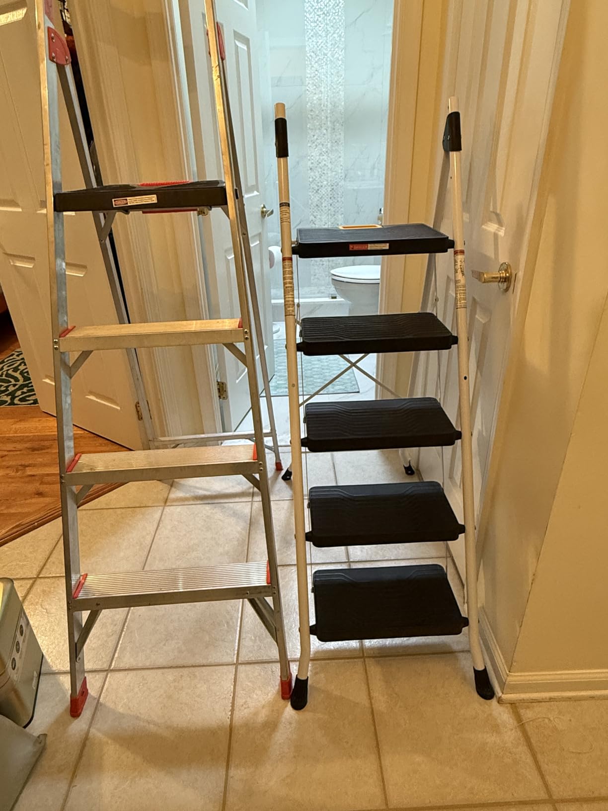 KINGRACK 5 Step Ladder, Folding Step Ladders for Home, 800lb Capacity, White | Safety Lock, Tool Tray, Non-Skid Wide Steps, Handrail, Folding Ladder for Home, Garden, Painting, Outdoor, and Garage customer photo 2