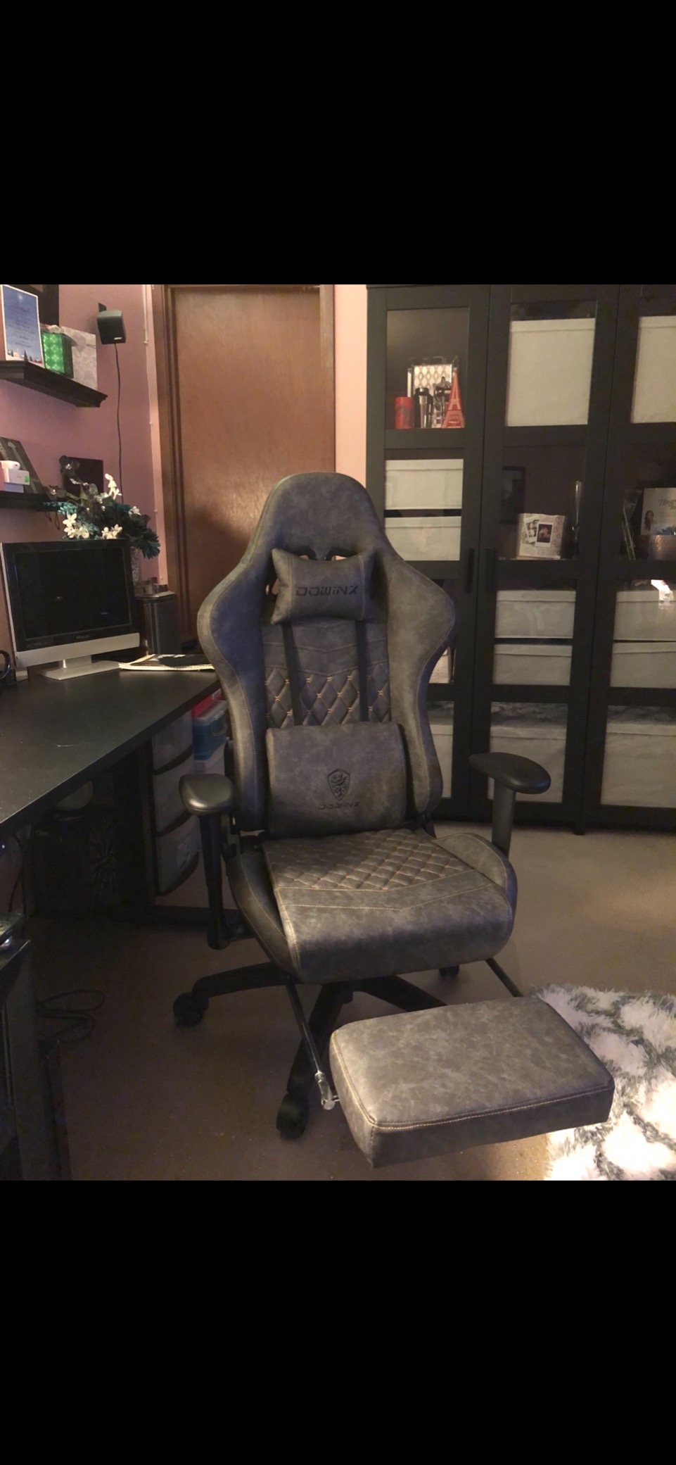 Dowinx Gaming Chair Fabric with Pocket Spring Cushion, Massage Game Chair Cloth with Headrest, Ergonomic Computer Chair with Footrest 290LBS, Black customer photo 1