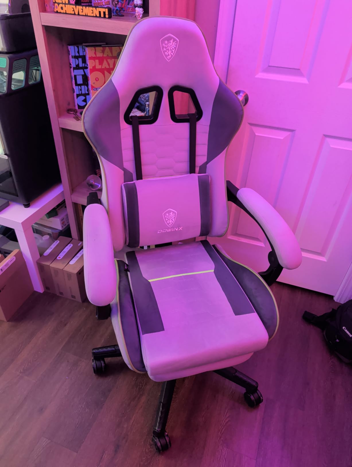 Dowinx Gaming Chair Fabric with Pocket Spring Cushion, Massage Game Chair Cloth with Headrest, Ergonomic Computer Chair with Footrest 290LBS, Black customer photo 2
