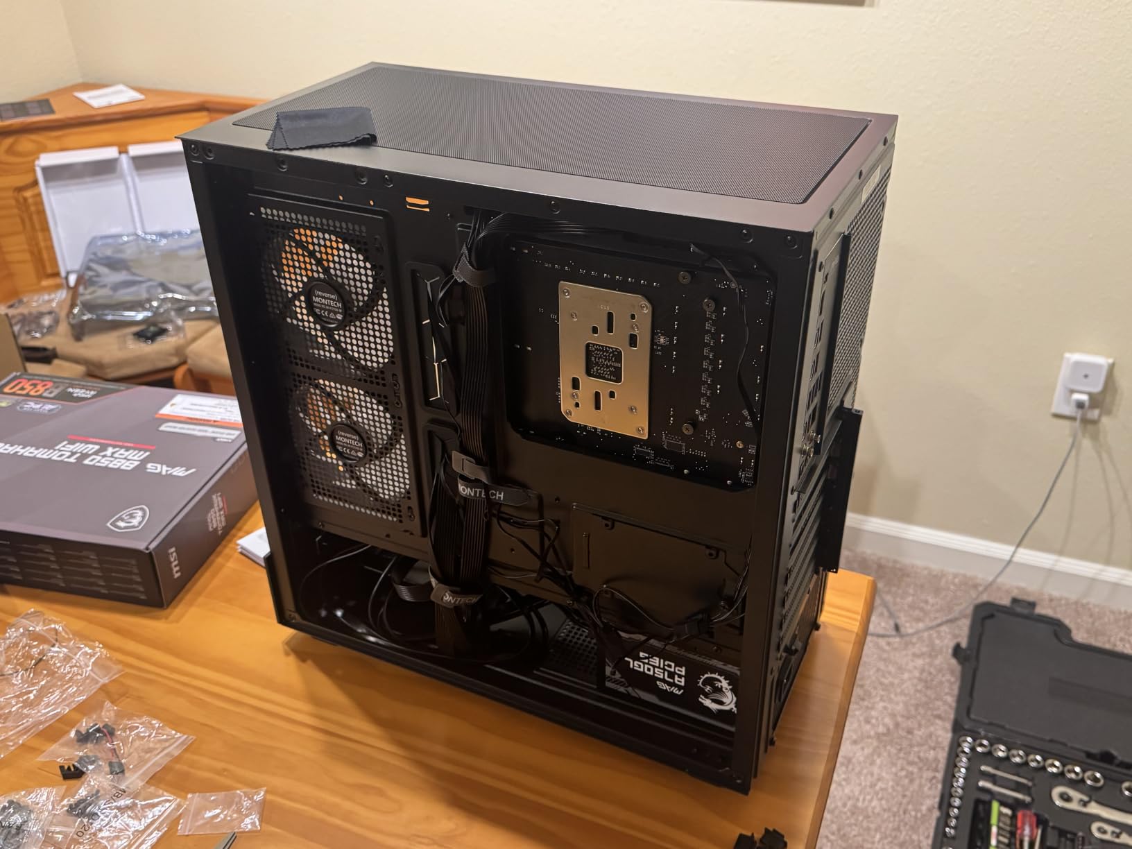 MONTECH XR Panoramic High Airflow ATX PC Case, 3 ARGB PWM Fans, Black customer photo 2