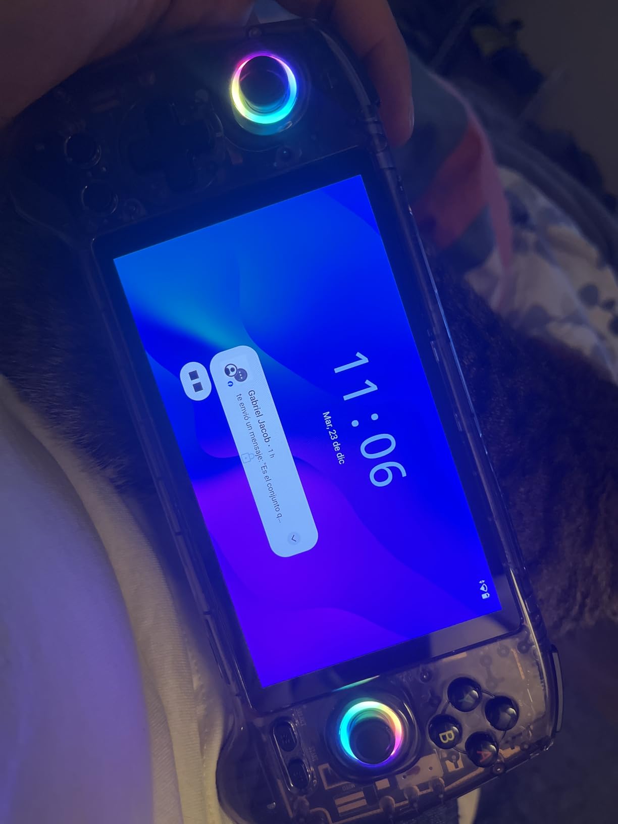 Anbernic RG556 Retro Handheld Game Console, Android 13 System Unisoc T820 Processor 5.48 Touch Inch AMOLED Screen 5500mAh Battery Support WiFi Online DP Output (Black) customer photo 1