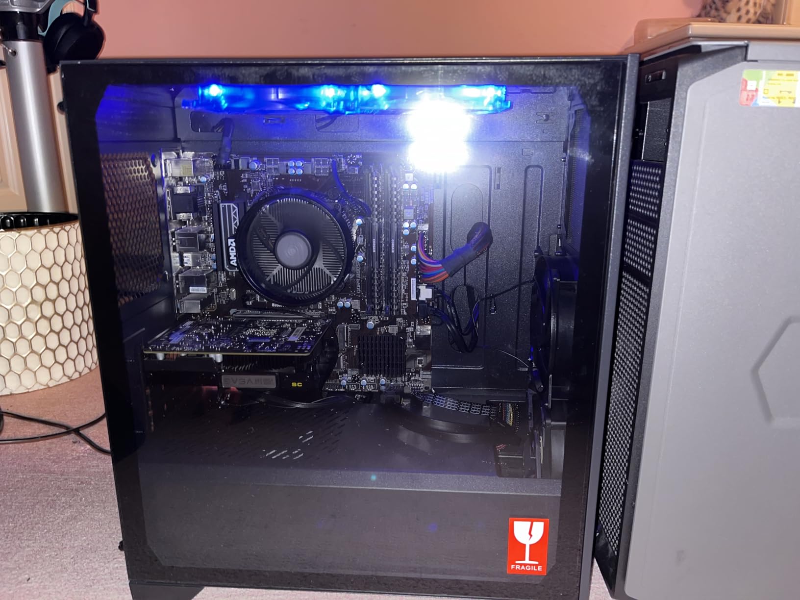 Cooler Master Elite 301 Lite Micro-ATX High Airflow Minimalist PC Case, 365mm GPU Max, Compatible RTX 5080|RX 9070 XT, 280mm AIO Max, Type C, Tempered Glass, 120mm Fan, Intakes Grill customer photo 1