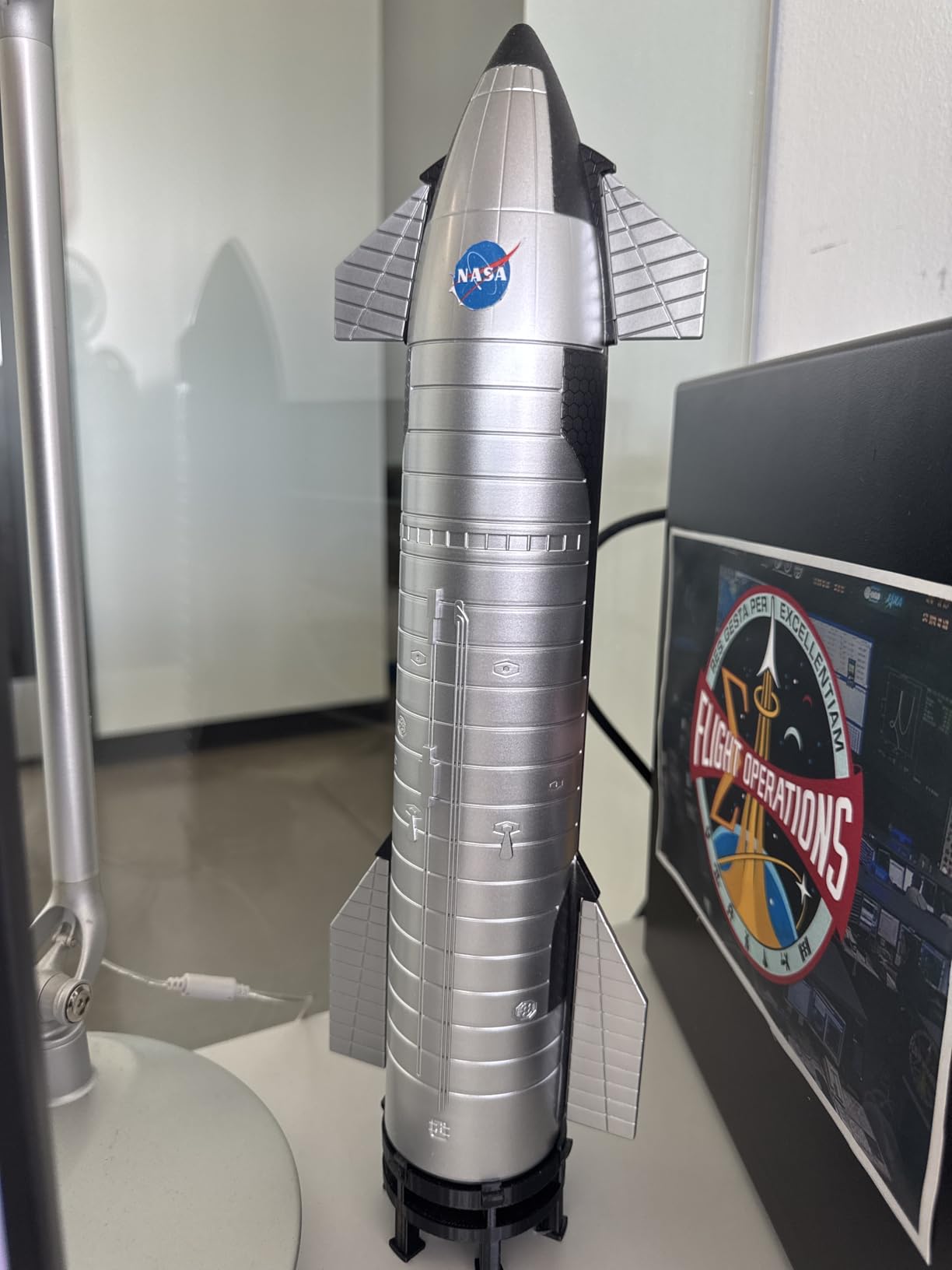 1:144 SpaceX Starship Model with a Sturdy Bracket for Space Enthusiasts customer photo 1
