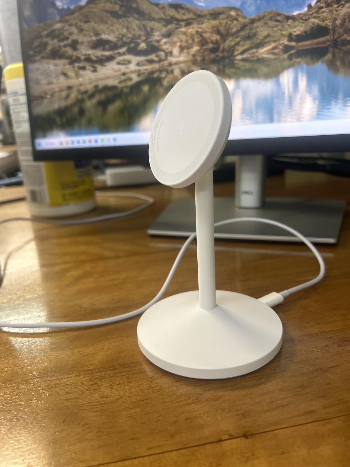 Anker MagSafe Charger, MagGo Qi2 15W 360-Degree Wireless Charger Stand | Qi2-Certified Magnetic Mount with Full Rotation, Magnetic Stand for iPhone 17 / 16 / 15 / 14 Series customer photo 1