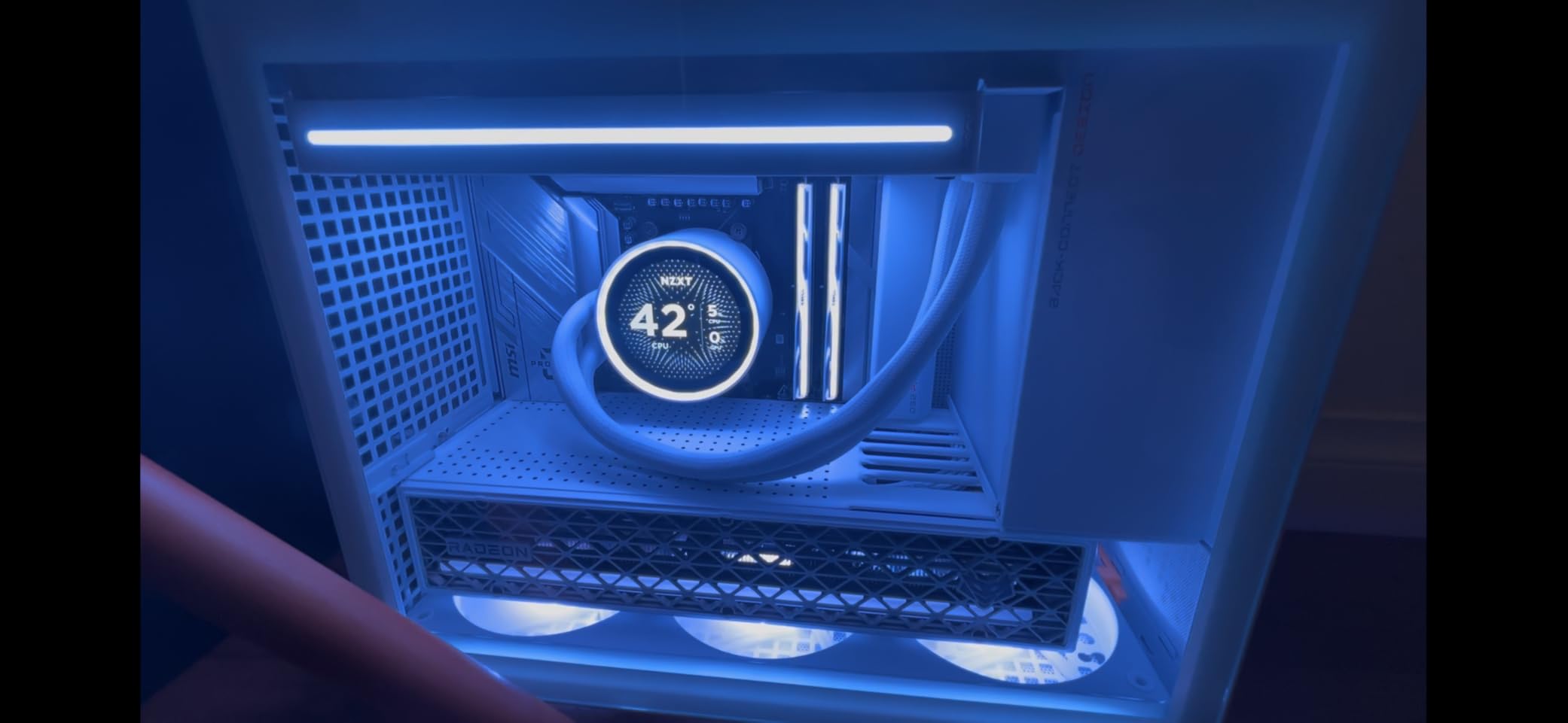 NZXT Kraken Elite 360 RGB - 360mm AIO CPU Cooler, LCD - White | 360mm RGB AIO with 2.36-inch LCD and F360 RGB Core fan. Flagship display cooling with synced RGB via CAM. customer photo 1