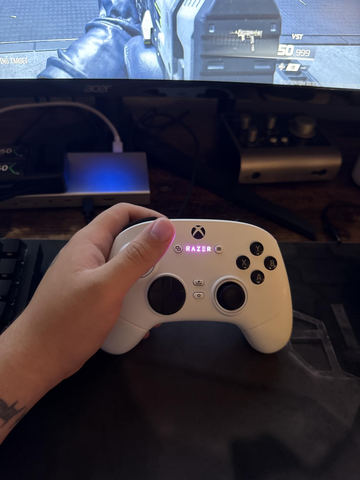 Razer Wolverine V3 Pro Wireless Gaming Controller: Licensed for Xbox Series X|S, Xbox One, Windows PC - 6 Remappable Buttons - Fast Triggers - Customizable Thumbsticks - Wired Tournament Mode - Black customer photo 1