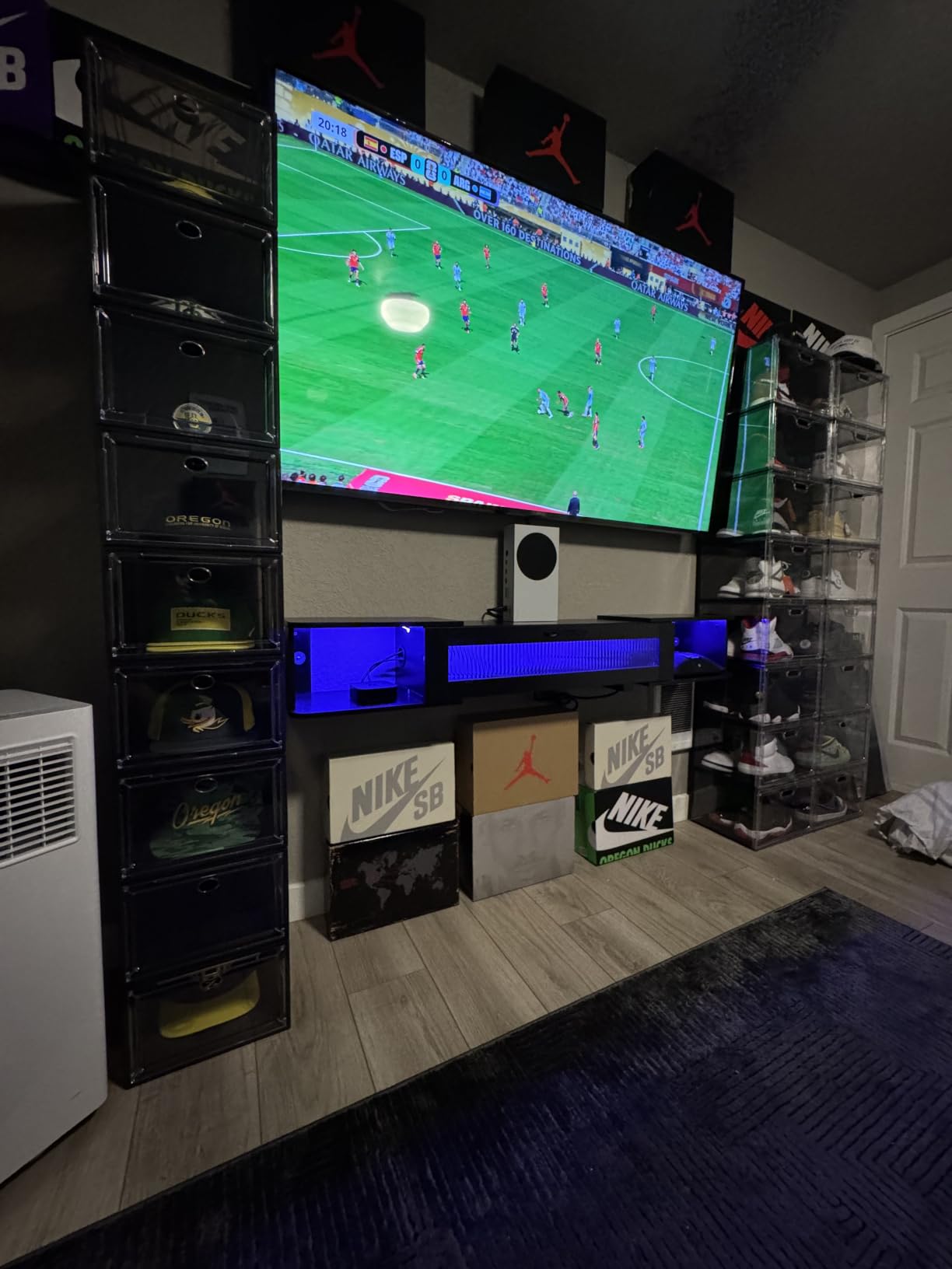 HOOBRO Floating TV Stand with LED Light Power Outlet for TVs up to 65