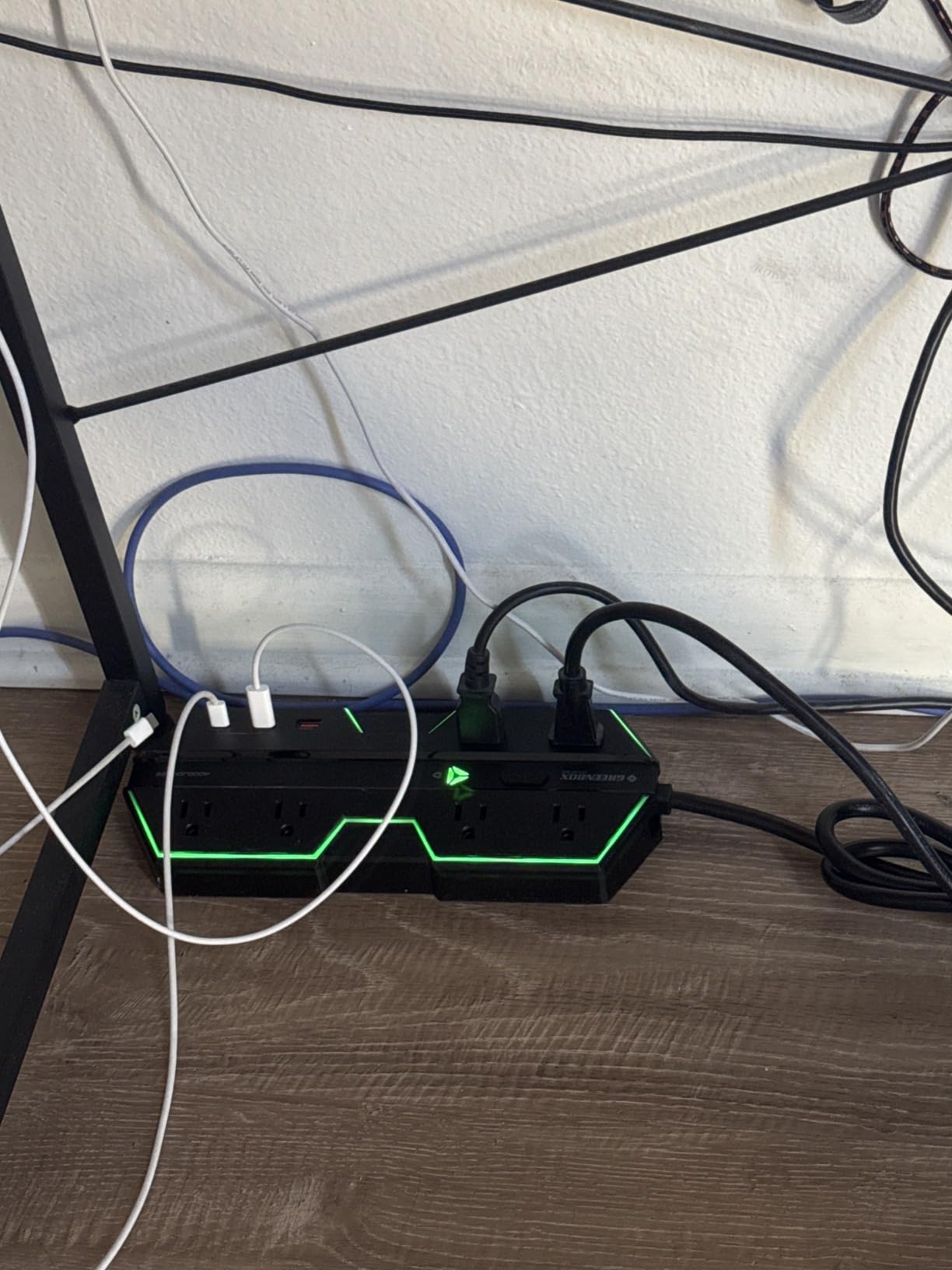 4000J Gaming Surge Protector Power Strip with USB Ports | RGB Lighting, PD 20W Fast Charging, 6 Wide-Spaced Outlets, Designed for Gaming PC, Desk Setup, Home and Office customer photo 2