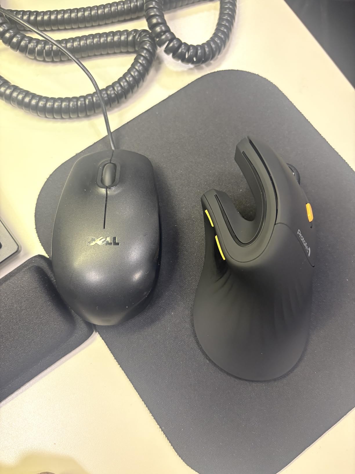 ProtoArc EM11 NL Wireless Ergonomic Mouse, Rechargeable Vertical Mouse customer photo 2