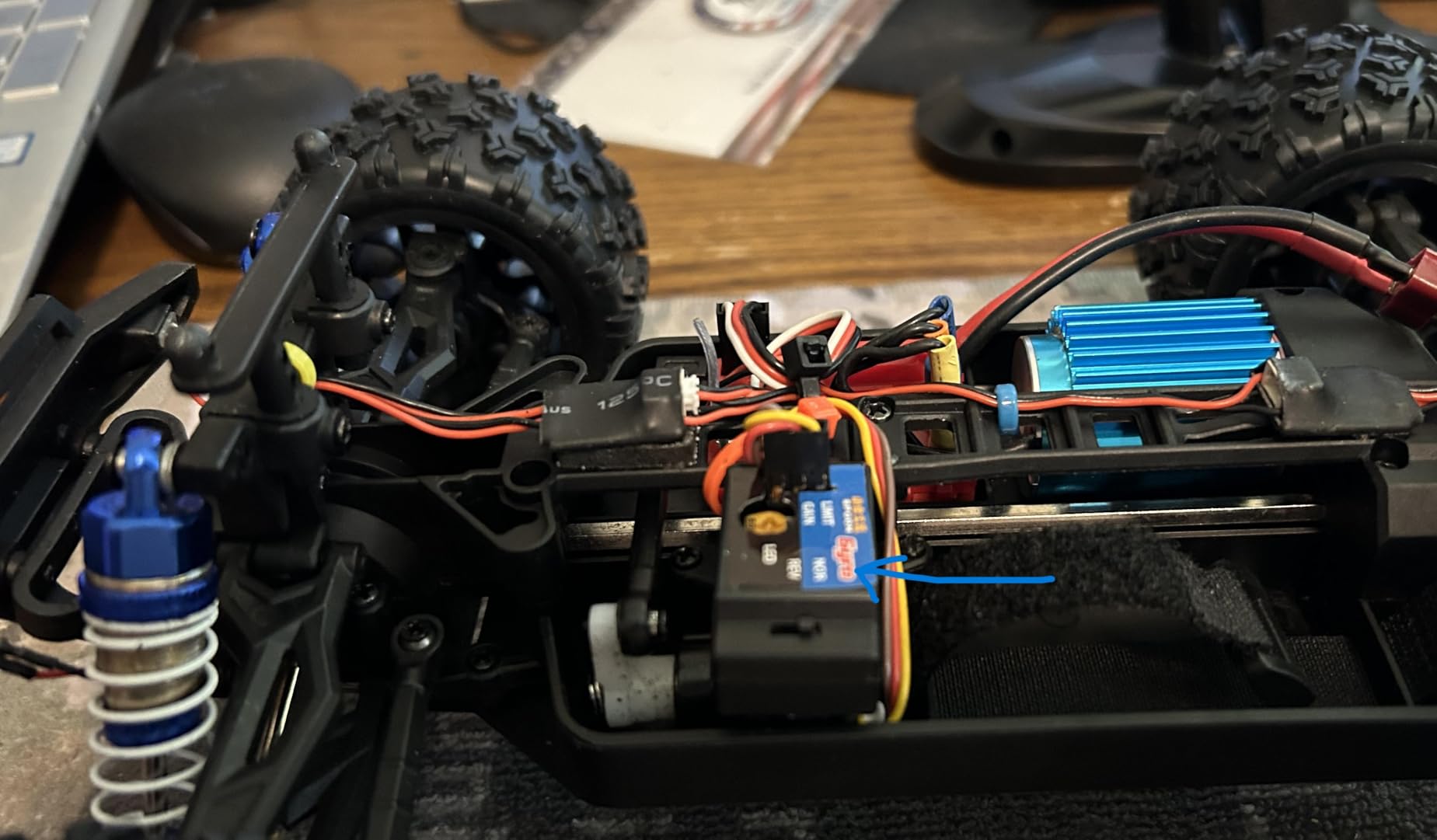 4-6V RC Car Gyro Stabilizer Module SMM System Sensitivity for HBX WPL D12 | SMM vibration gyro sensor, digital PI control, adjustable sensitivity via potentiometer, steering direction switch, 4-6v customer photo 1
