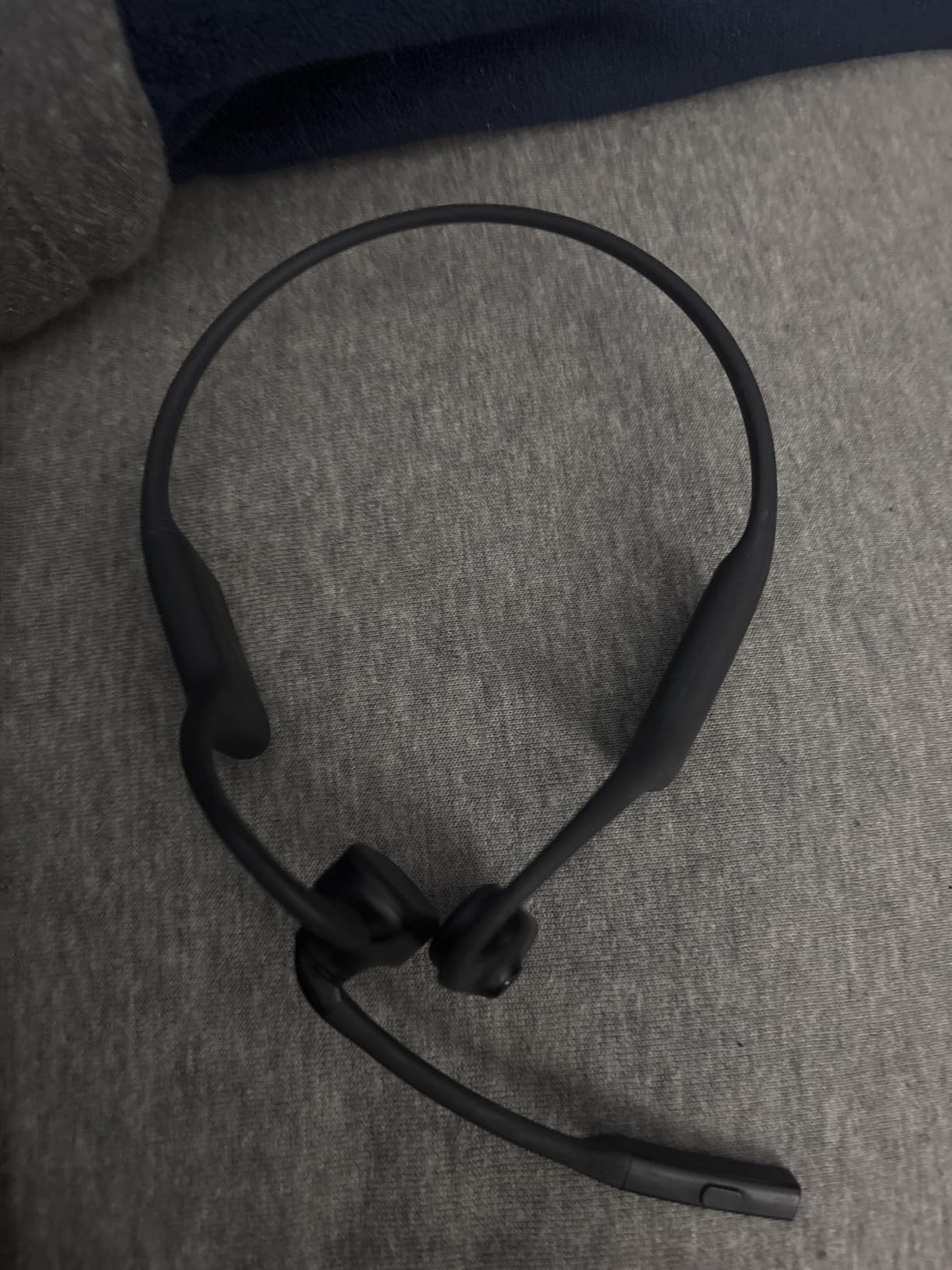SHOKZ OpenComm2 Open-Ear Bluetooth Headset, Noise-Canceling Mic, Bone Conduction Headphones customer photo 1