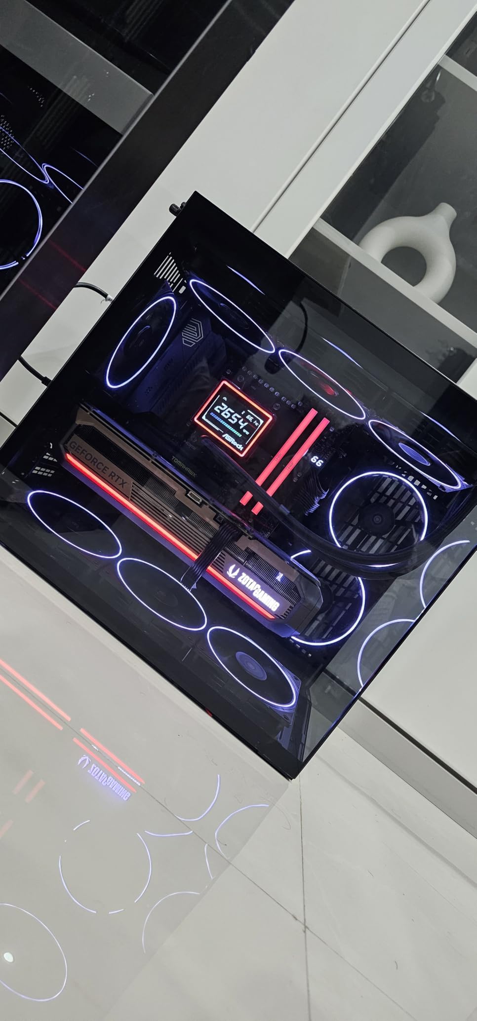 MAG X870 Tomahawk WiFi Gaming Motherboard (AMD Ryzen 9000/8000/7000 Series Processors, AM5, DDR5, PCIe 5.0, M.2 Gen5, SATA 6Gb/s, USB 40Gbps, HDMI/DP, Wi-Fi 7, Bluetooth 5.4, 5Gbps LAN, ATX) customer photo 1