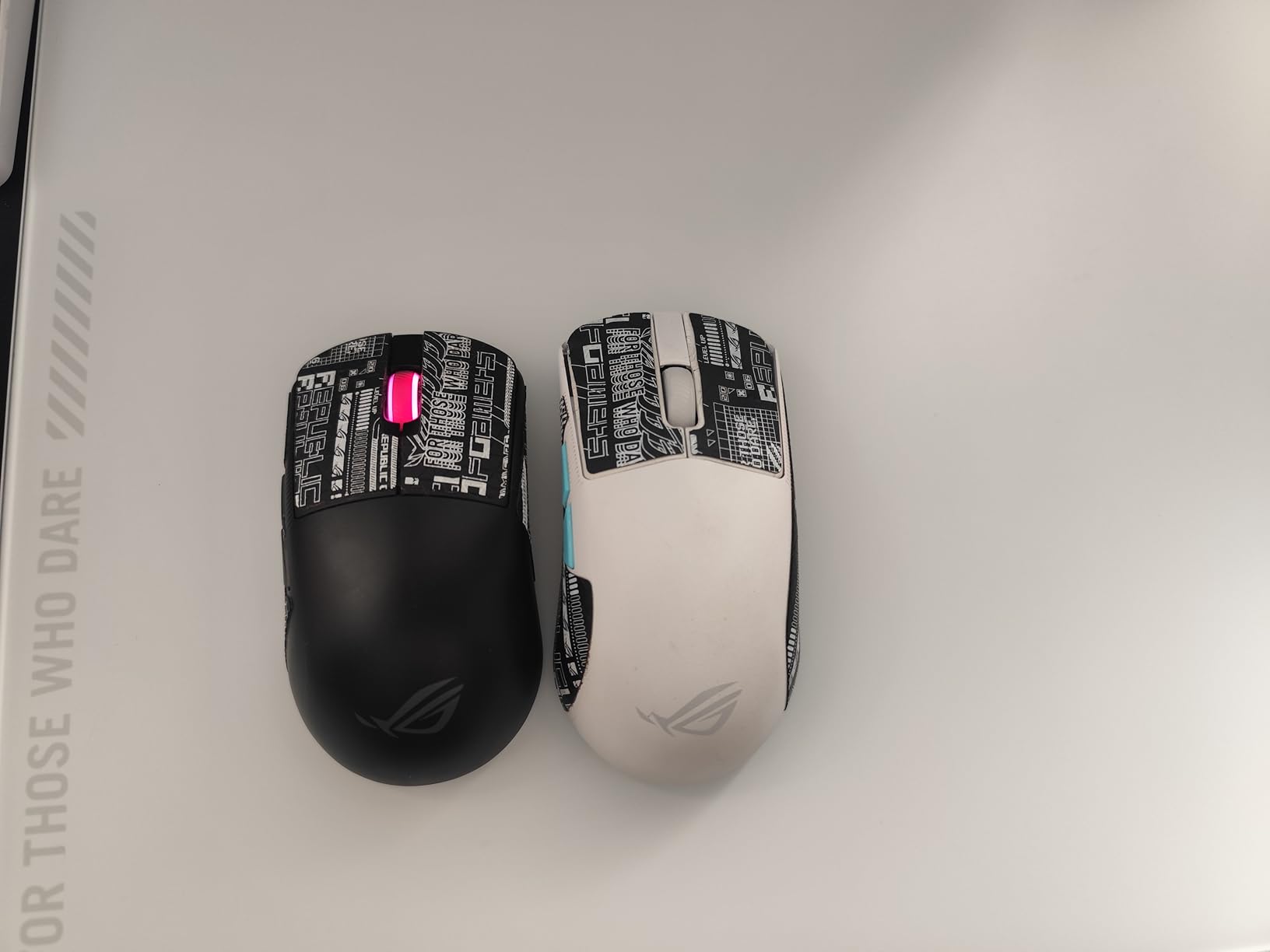 ASUS ROG Harpe Ace Mini Wireless Esports Gaming Mouse – Small Compact Design, Right-Handed, 49g Lightweight, Tri-Mode Connectivity, 36K DPI, up to 105Hr Battery, Pro-Approved, PC/Mac Support - Black customer photo 1