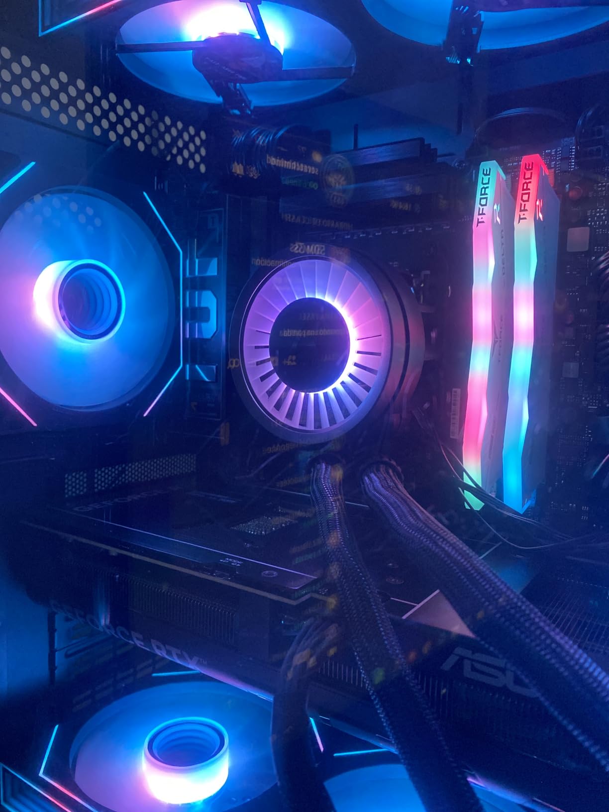 ASUS TUF Gaming X870-PLUS WiFi AMD AM5 X870 ATX Motherboard, 16+2+1, 80A SPS Power Stages, DDR5, PCIe 5.0 Ready, Four M.2 Slots, Wi-Fi 7, 2.5Gb LAN, HDMI, USB4 40Gbps, SATA 6 Gbps, USB 20Gbps Type-C customer photo 1