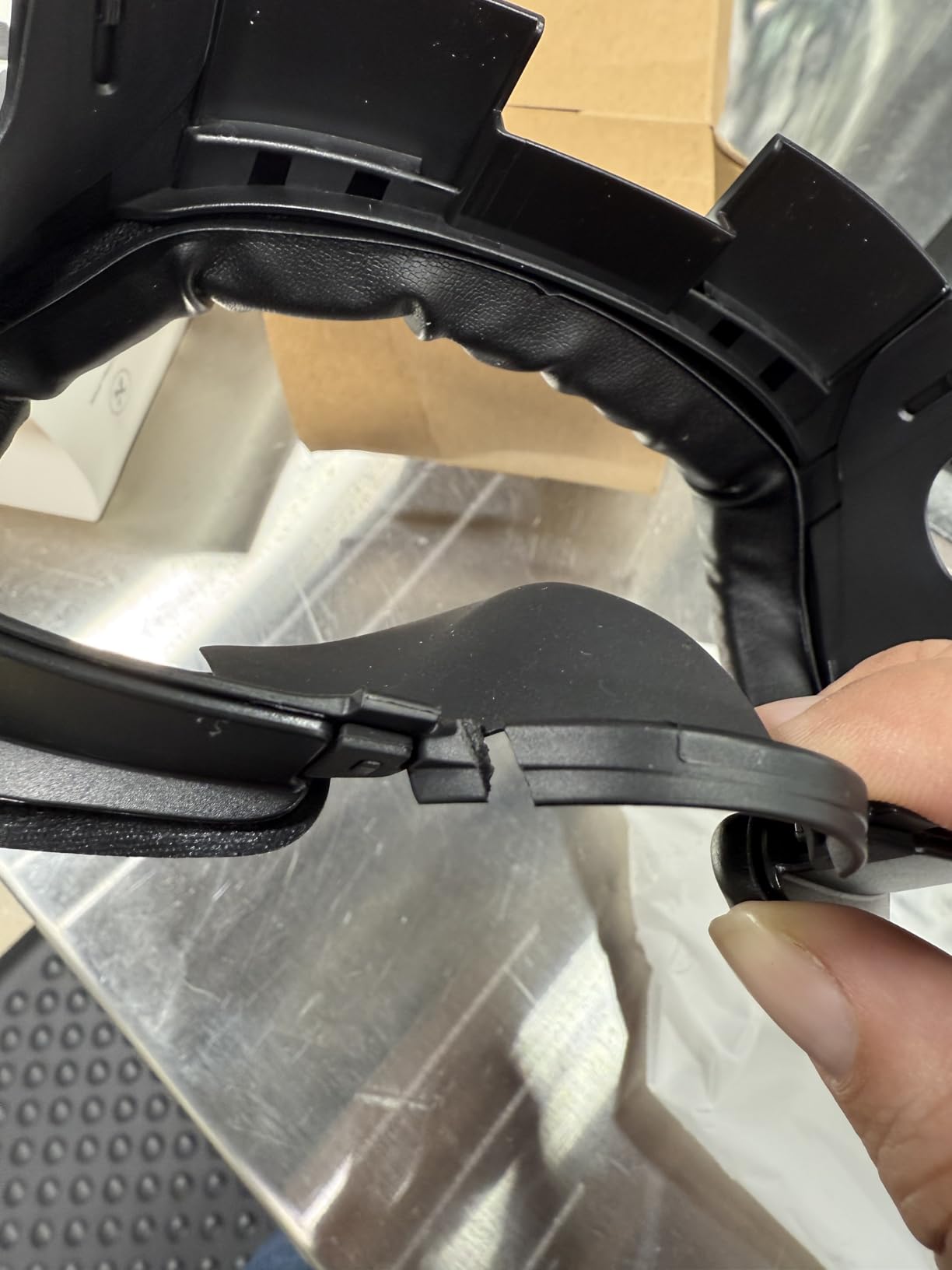 AMVR FC3 Facial Interface with 2 Face Pad Only Compatible with Meta Quest 3 | Pressure-Relief VR Headset Accessories, Knob Adjustable FOV, Glasses-Friendly, Soft PU & Ice Silk Cushion (NOT for Q3S) customer photo 2
