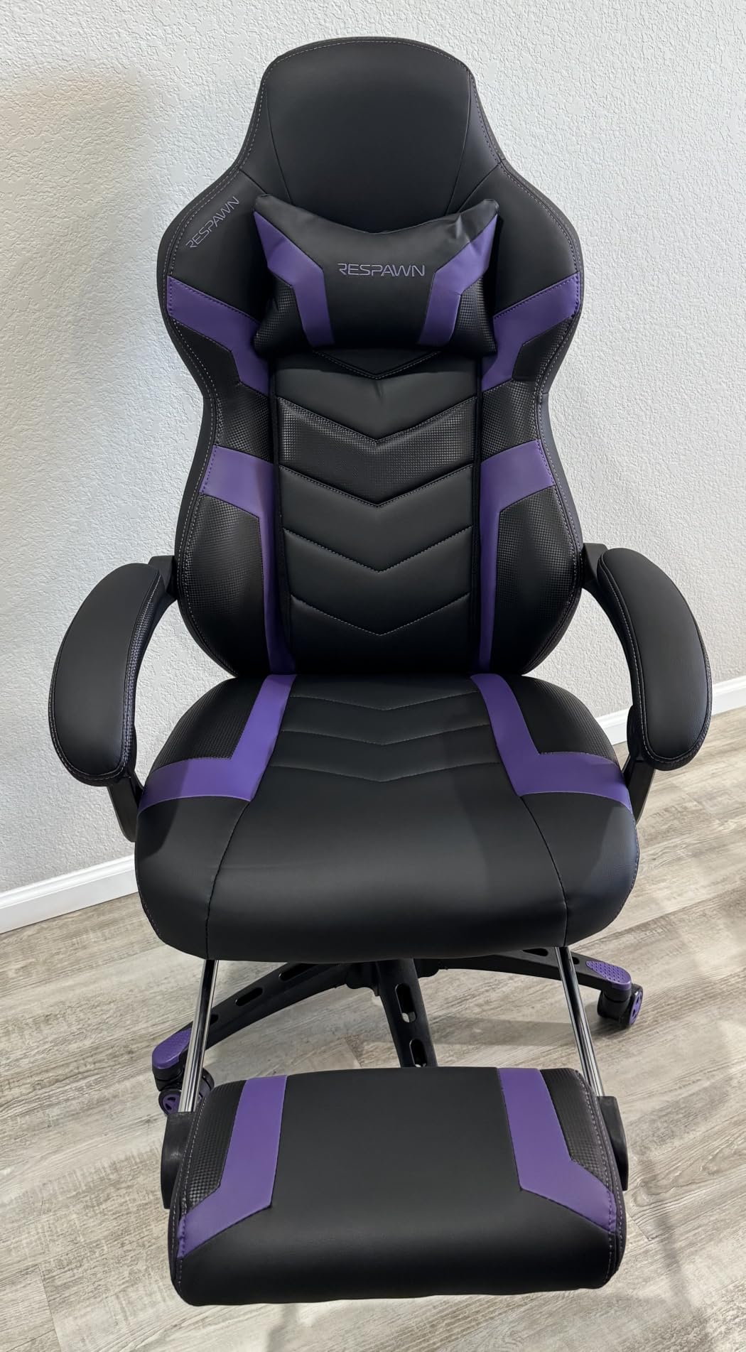 Respawn 110 Pro Ergonomic Gaming Chair with Footrest and Recline | Ergonomic office chair comfort with footrest, lumbar support & 155° recline for work, gaming and relaxing. customer photo 1