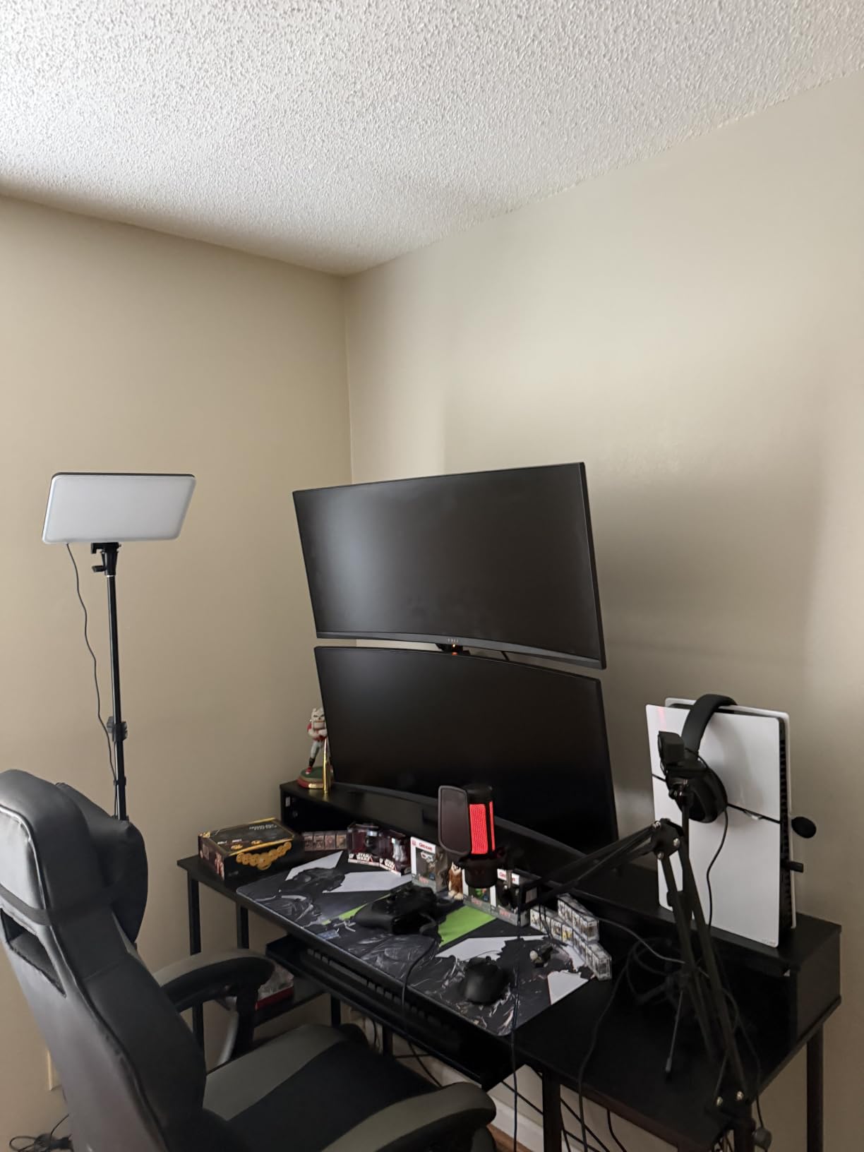 WALI Adjustable Dual Monitor Arm for 13-32 inch Screens, 22 lbs per Arm | Dual Monitor Stand for Desk, Full Motion with Tilt, Swivel, Rotation, C-Clamp & Grommet Base, VESA 75/100mm (GSMP002N), Black customer photo 2