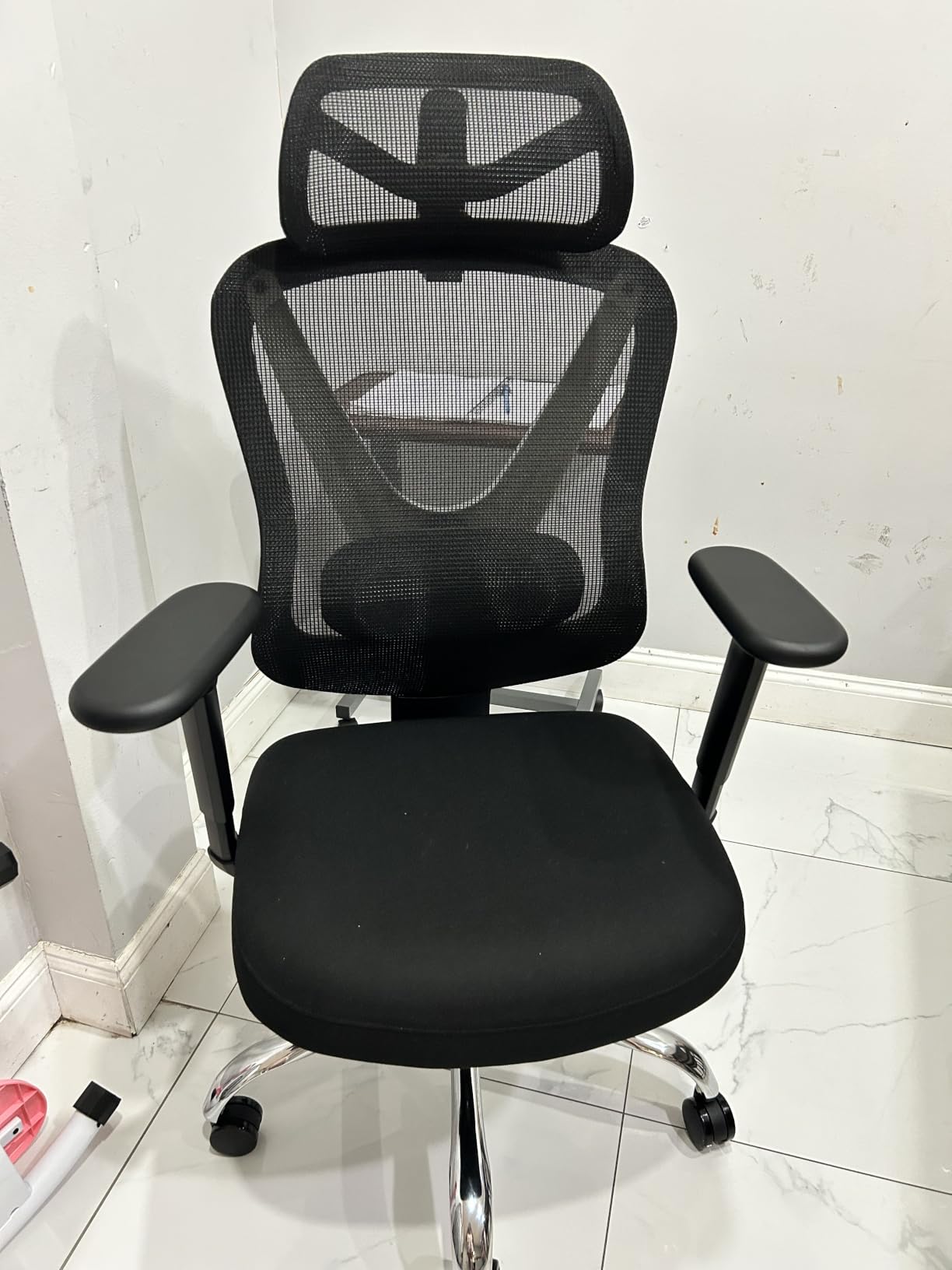 HOLLUDLE Ergonomic Mesh Office Chair - 3D Adjustable Lumbar Support & 3D Armrests, V-Shaped Back, Adjustable Desk Chair for Office & Home, White customer photo 1