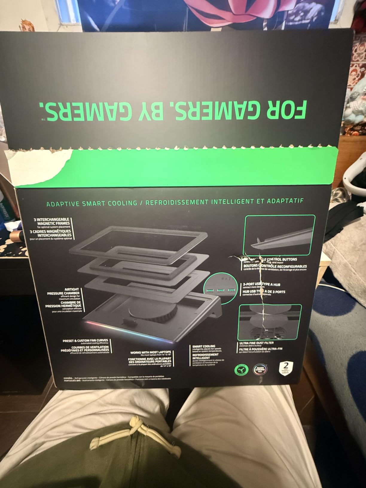 Razer Laptop Cooling Pad Adaptive Smart, Intelligent Fan Control | Airtight Pressure Chamber, Fits Most Laptops & Macbooks 14