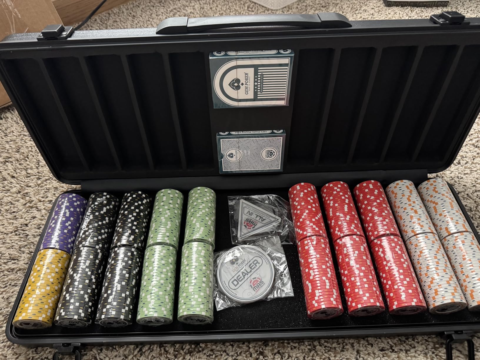 Luna 14 Gram Clay Poker Chips Set for Texas Hold'em, 500PCS Numbered Chips, Features a High-end Carrying Case with Strong Eva Foam Inside and German Polycarbonate Shell customer photo 2