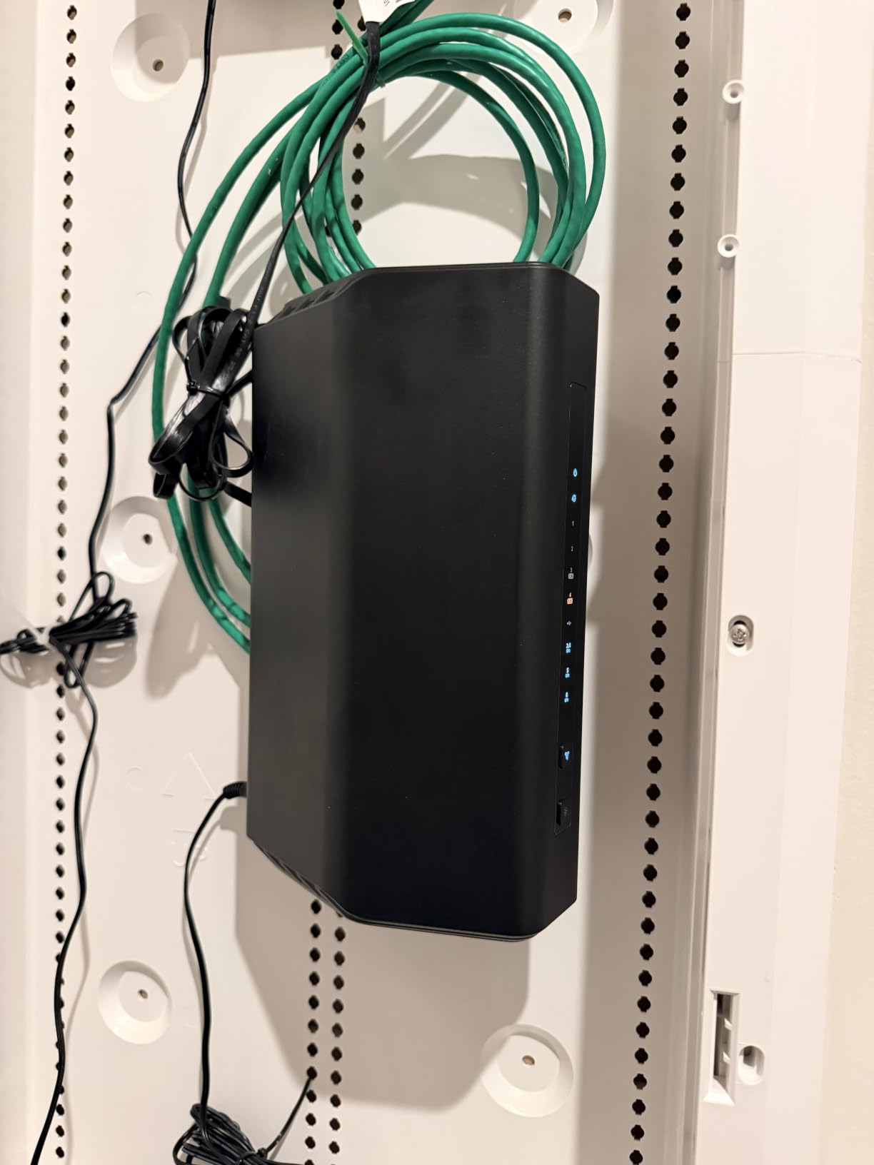 NETGEAR Nighthawk WiFi 7 Router (BE9300) customer photo 2