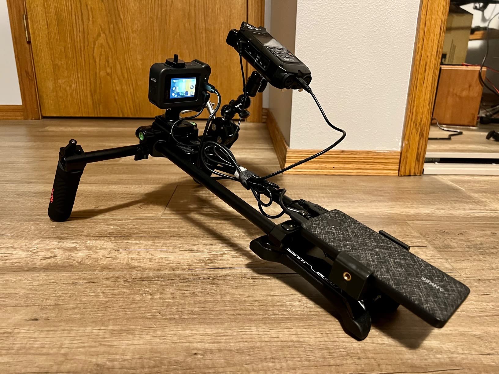 SmallRig Classic Shoulder Rig Kit, Lightweight & Portable (2.98lb) | Dual Handles 15mm Rods, Shoulder Mount Video Rig with Quick Release for Arca customer photo 2