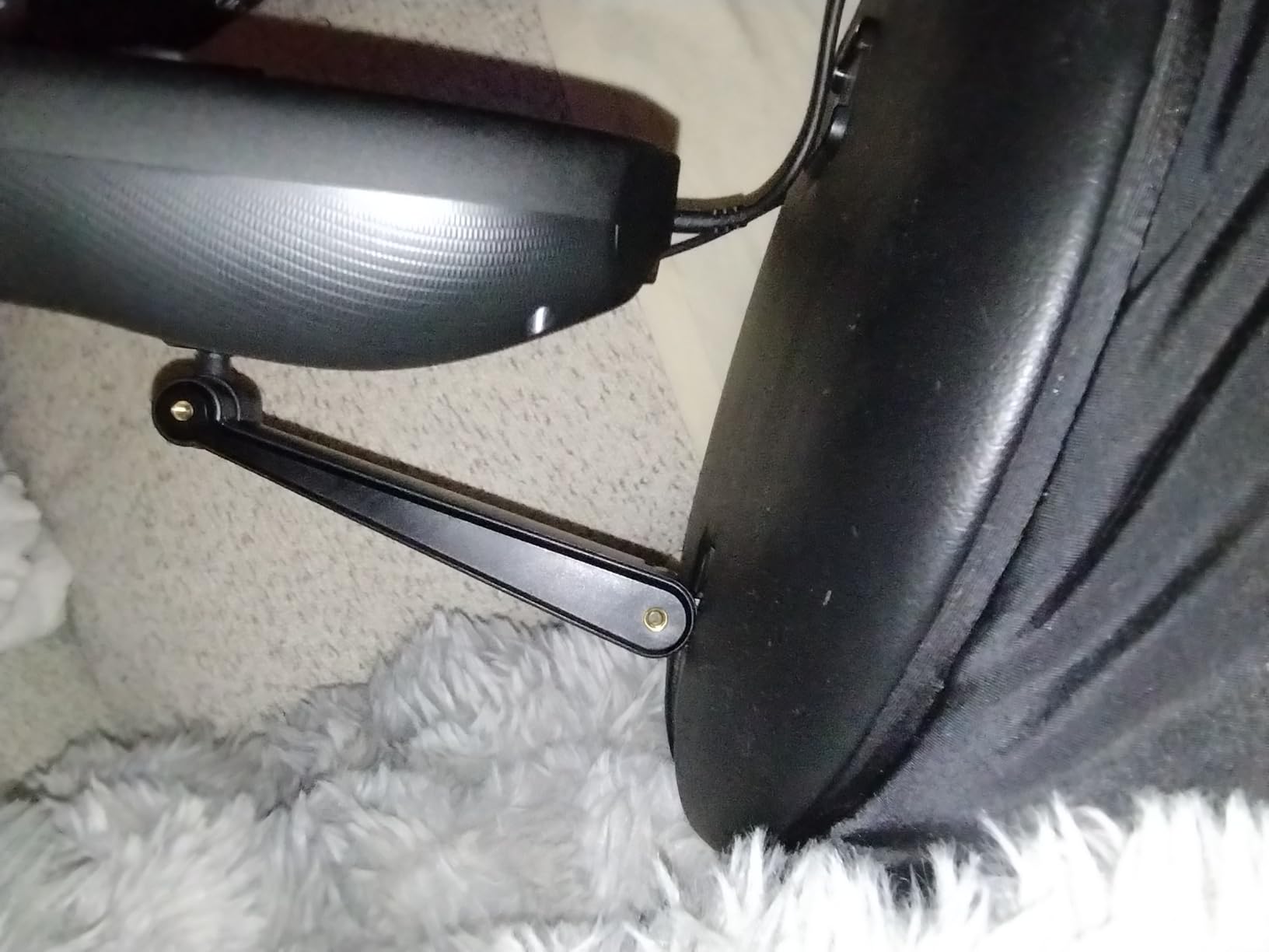 Mechanism Gaming Pillow for Almost Any Device | Experience Zero Gravity Gaming with Our Console Tablet & Kindle Accessories | Ridiculously Soft & Machine Washable Reading Pillow for Gamers (Universal) customer photo 1