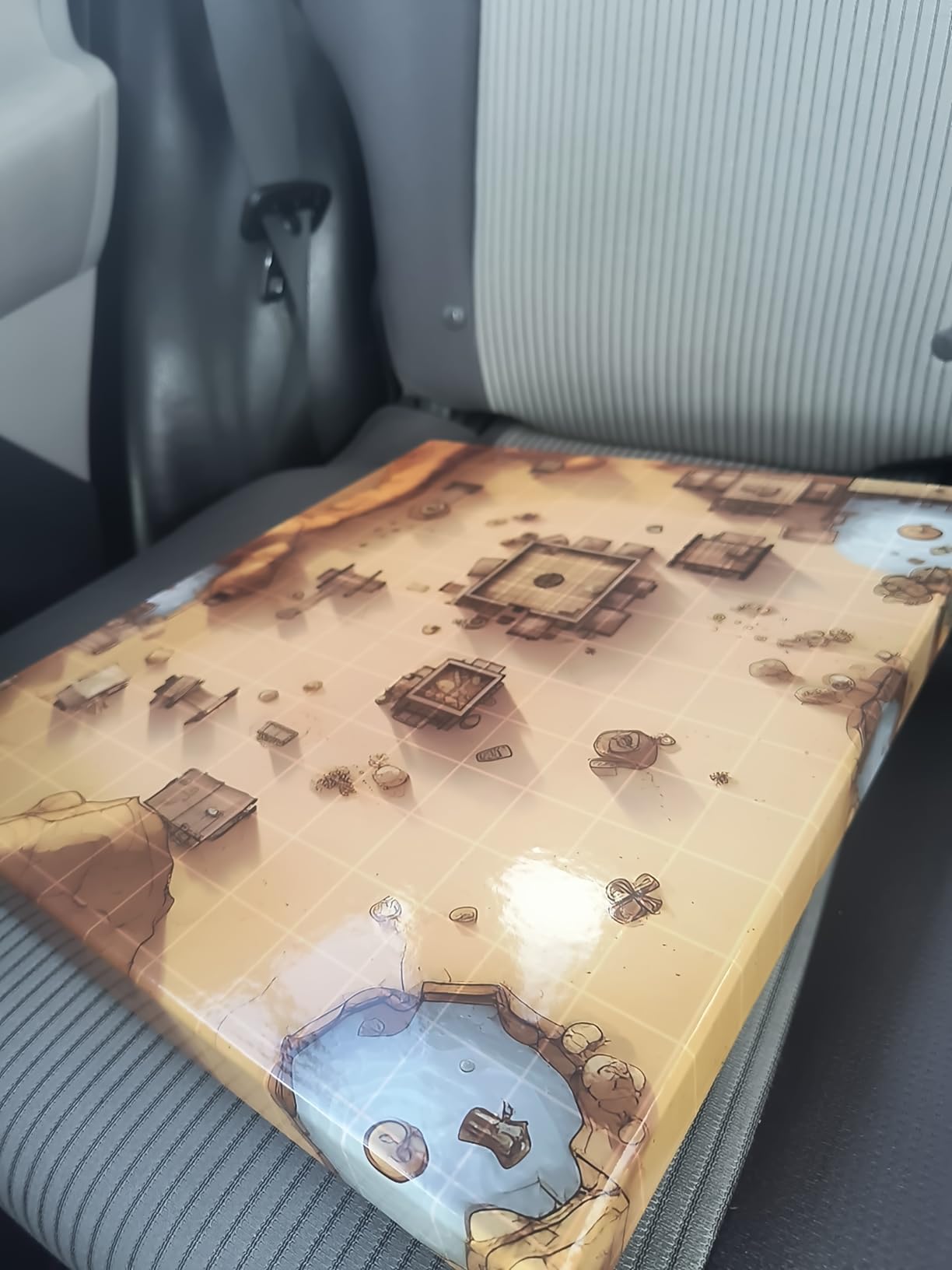 CZYY RPG Starter Set, Foldable Battle Mat, DM Screen, Game Tokens & Dice | 2-Sided Wet & Dry Erase Terrain Map, Scenery Pieces & Marker Pens, DND Starter Accessories, Gift for Player & Dungeon Master customer photo 2