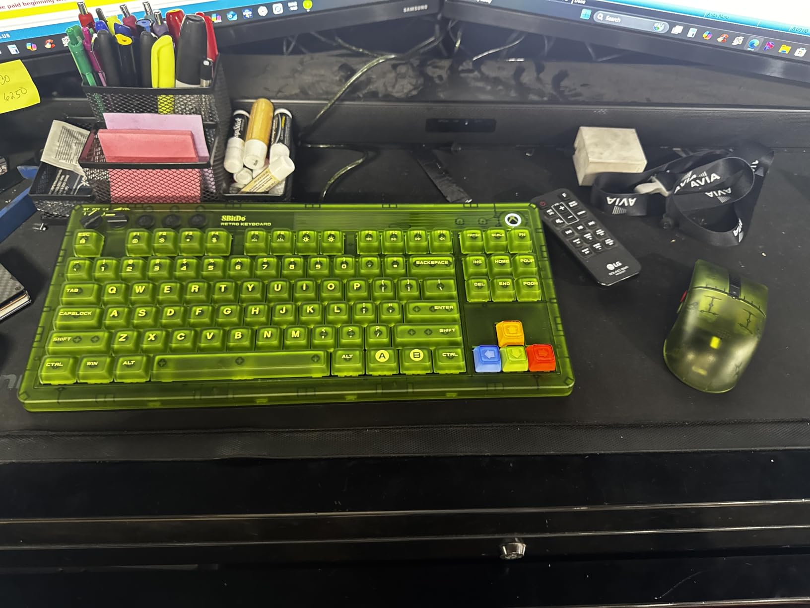 8BITDO Retro 87-Key Wireless RGB Mechanical Gaming Keyboard - Xbox Edition customer photo 2
