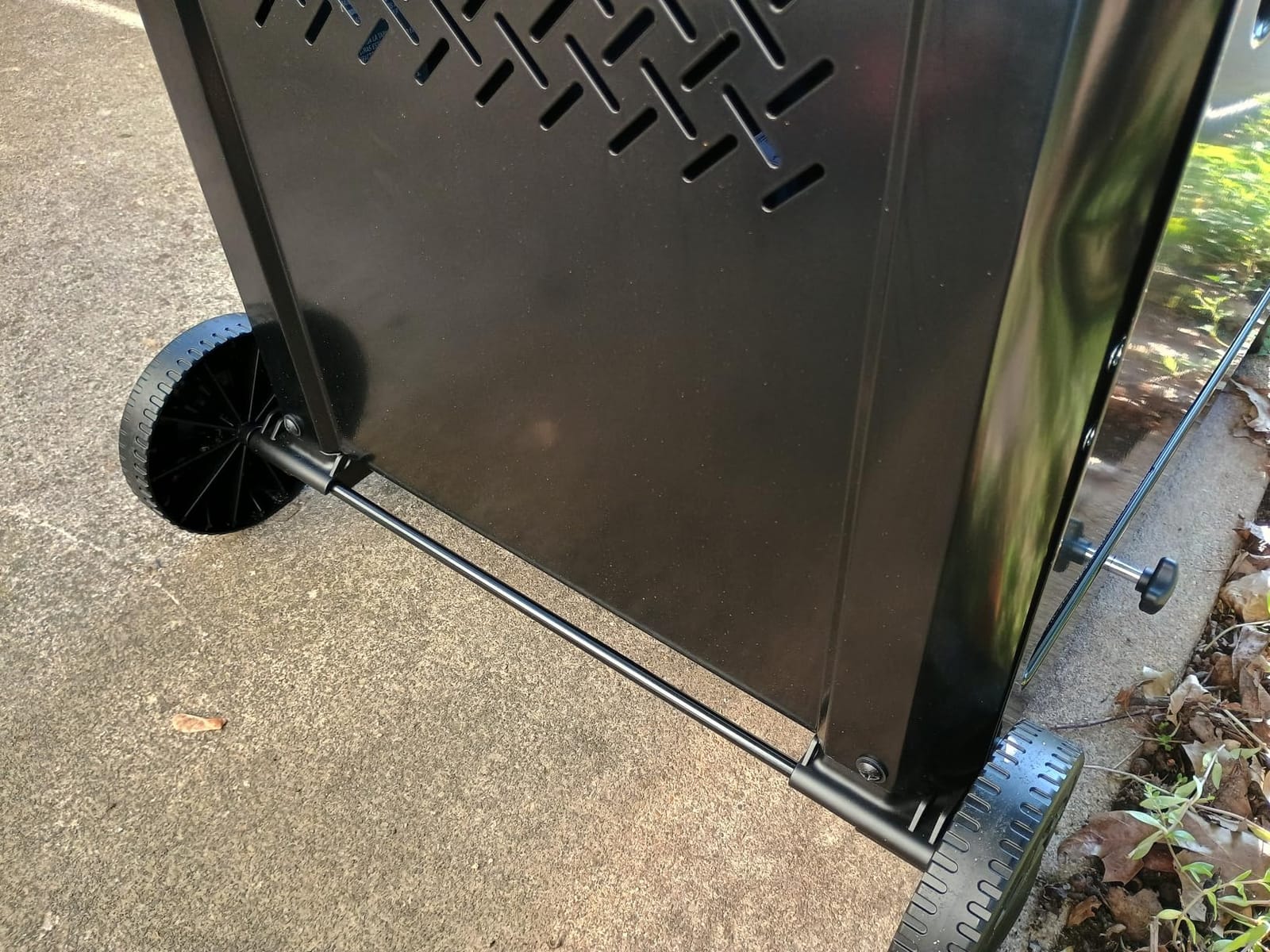 Weber Spirit E-425 Gas Grill, Outdoor Cooking, Propane Gas Grill, Black | Weber Grill 4 Burners, Sear Zone w/Boost Burners, Porcelain-Enameled Cast-Iron Grates, Weber Works Rails, BBQ Grill customer photo 2
