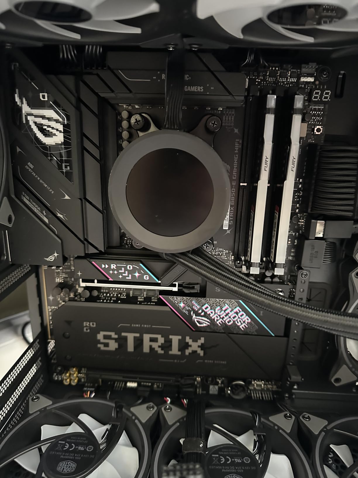 ASUS ROG Strix B850-E Gaming WiFi AMD AM5 B850 ATX Motherboard 16+2+2 Stages, Dynamic OC, Core Flex, DDR5 w/AEMP, WiFi 7, 5X M.2, 5G LAN, PCIe 5.0, USB4, USB 20Gbps Type-C, AI OC, AI Networking, Black customer photo 1