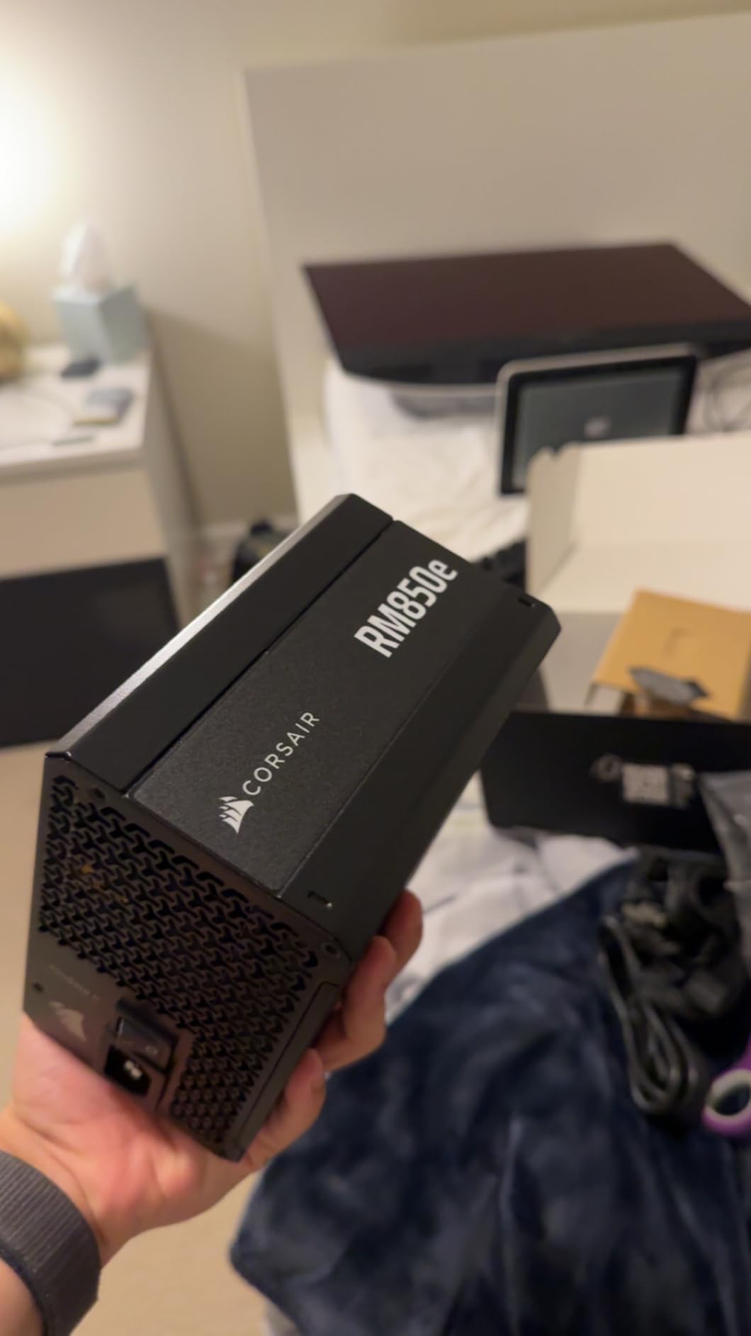 CORSAIR RM850e (2025) ATX 3.1 PCIe 5.1 Ready 850W Power Supply - Black | Native 12V-2x6 Cable Included, Low-Noise, Fully Modular, Cybenetics Gold, Modern Standby Mode, NA customer photo 2
