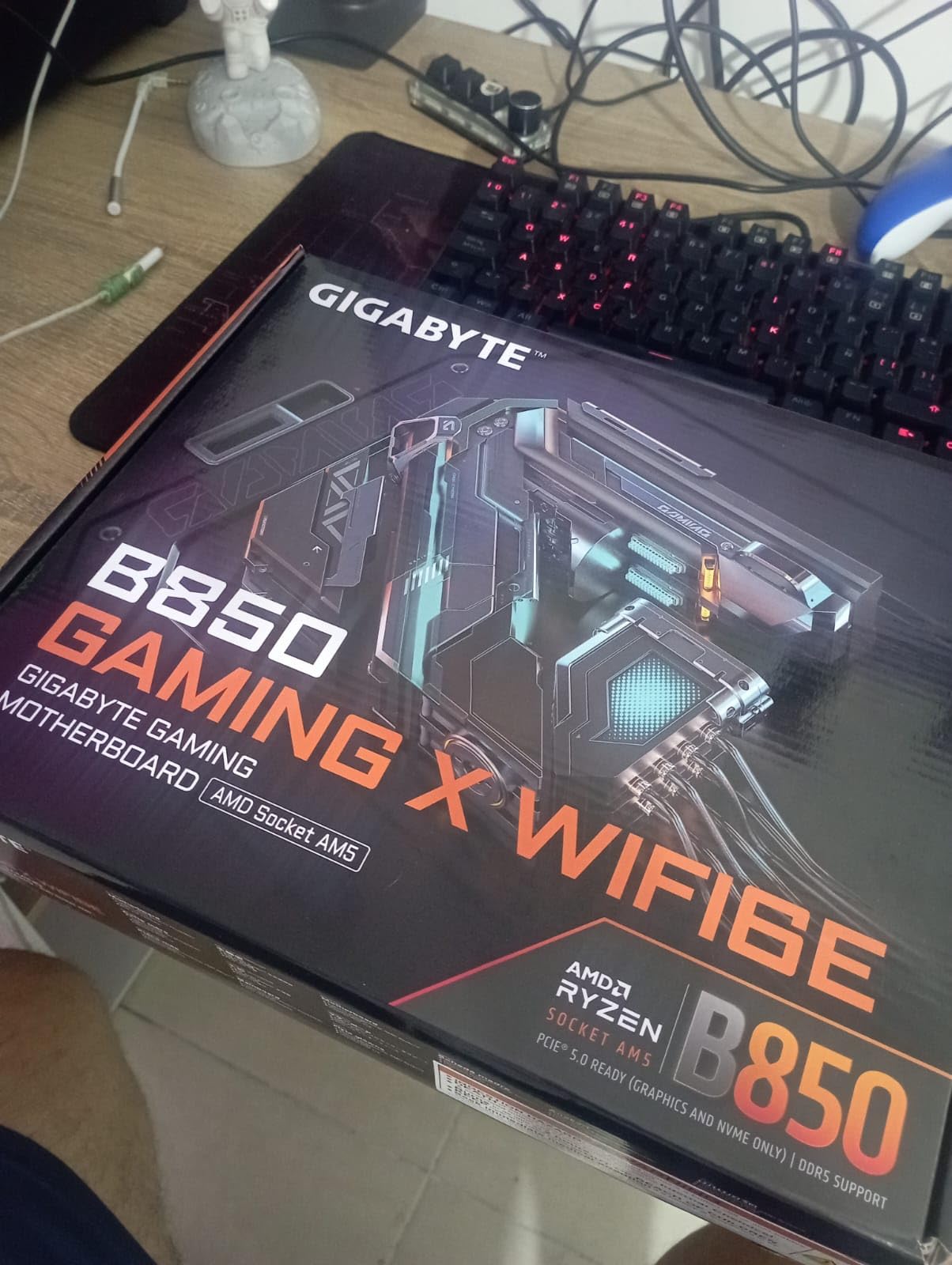 GIGABYTE B850 Gaming X WIFI6E AMD AM5 ATX Motherboard, Support AMD Ryzen 9000/8000/7000 Series, DDR5, 12+2+2 Power Phase, 3X M.2, PCIe 5.0, USB-C, WIFI6E, 2.5GbE LAN, EZ-Latch, 5-Year Warranty customer photo 1