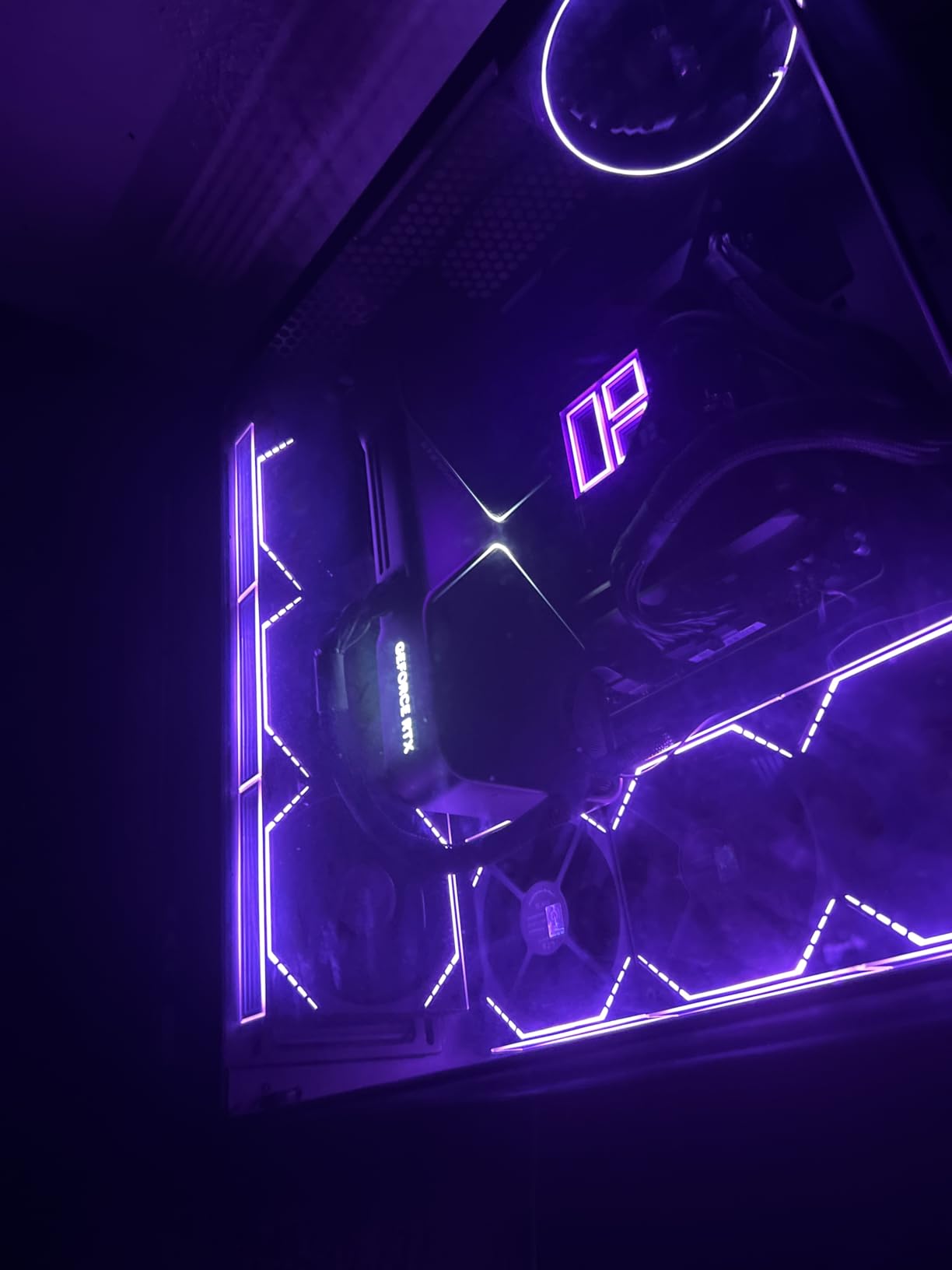 GIGABYTE B850 AORUS Elite WIFI7 AMD AM5 ATX Motherboard, Support AMD Ryzen 9000/8000/7000 Series, DDR5, 14+2+2 Power Phase, 3X M.2, PCIe 5.0, USB-C, WIFI7, 2.5GbE LAN, EZ-Latch, 5-Year Warranty customer photo 1