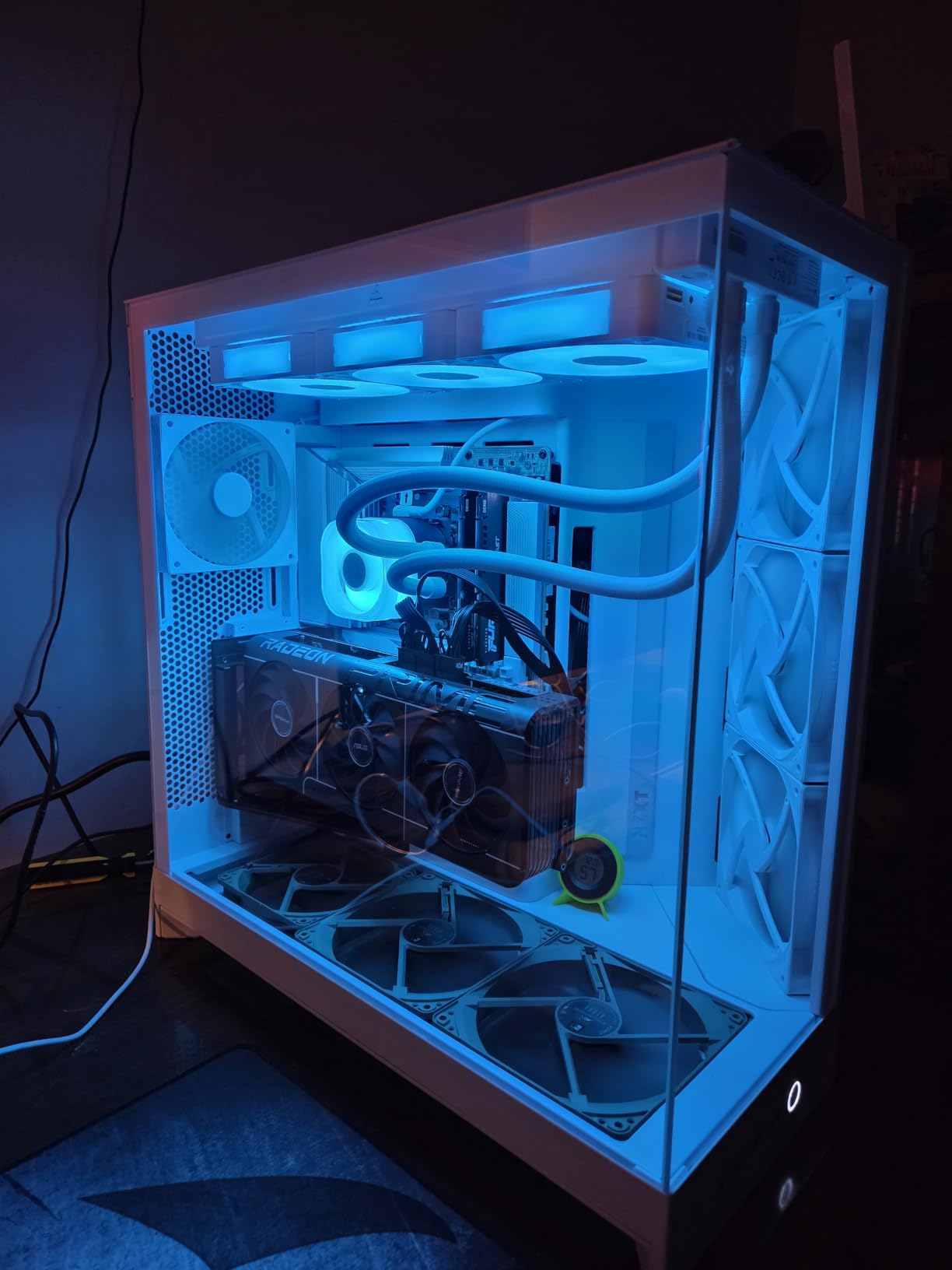 NZXT H9 Flow - Dual-Chamber ATX PC Case - Black customer photo 1