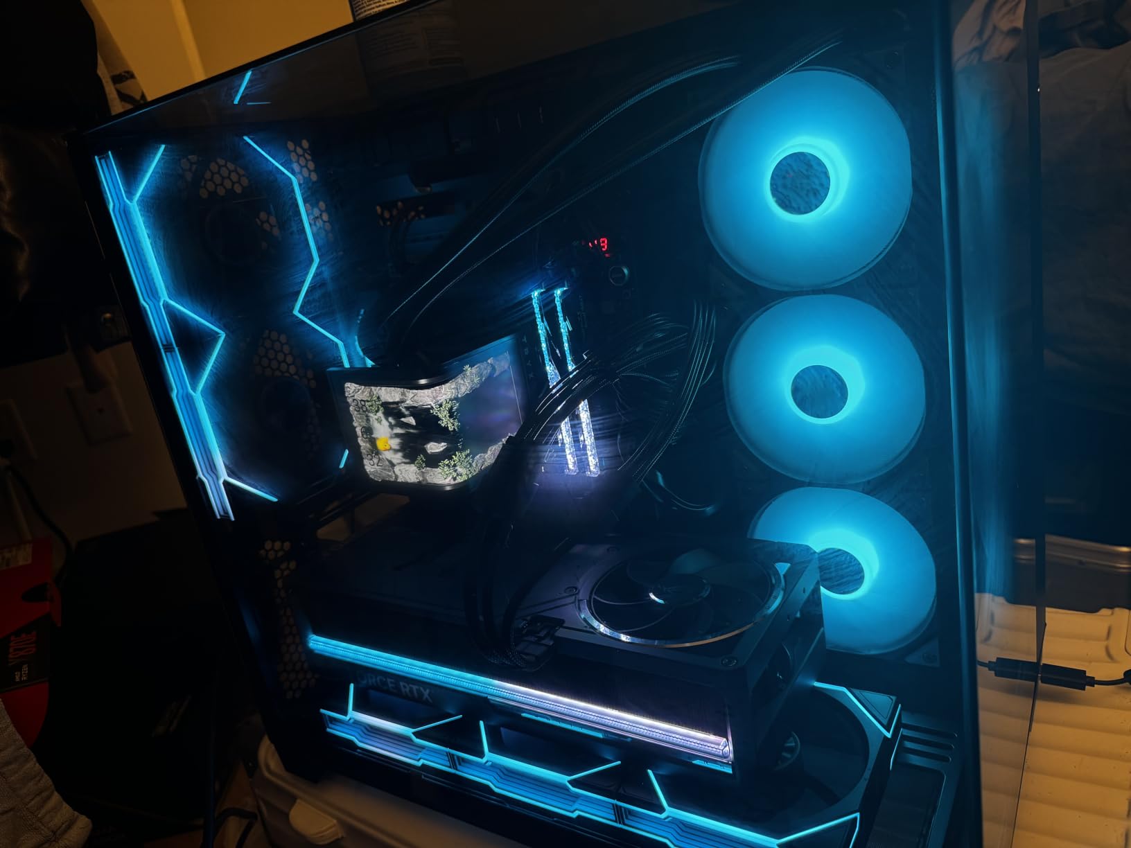 ASUS ROG Astral GeForce RTX 5080 16GB GDDR7 OC Edition Gaming Graphics Card | PCIe 5.0, HDMI/DP 2.1, 3.8-slot, 4-fan, Axial-tech Fans, Patented Vapor Chamber, Phase-change GPU Thermal Pad customer photo 2