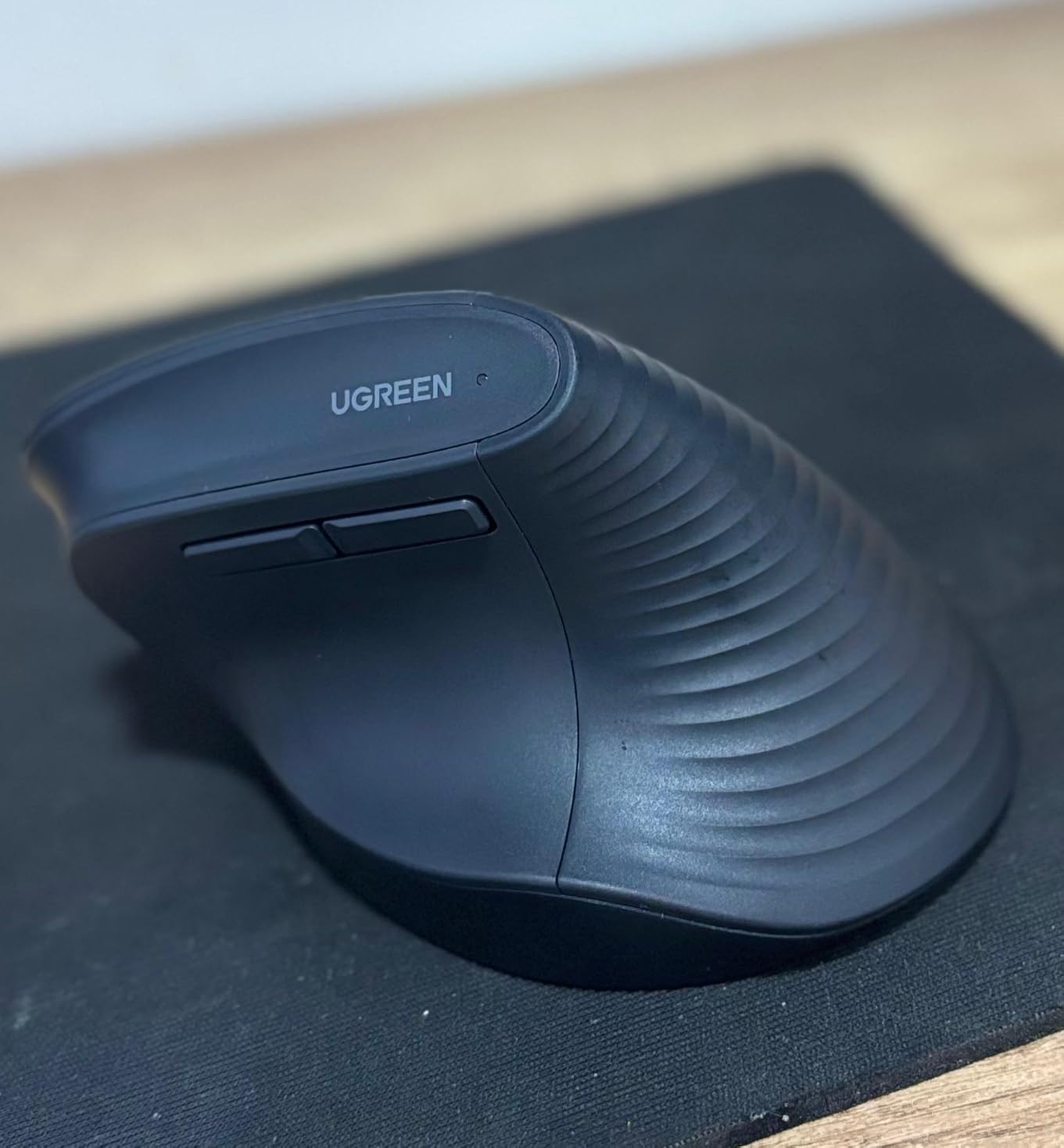 UGREEN Ergonomic Wireless Mouse, Bluetooth & 2.4G Wireless, Quiet Clicks customer photo 1