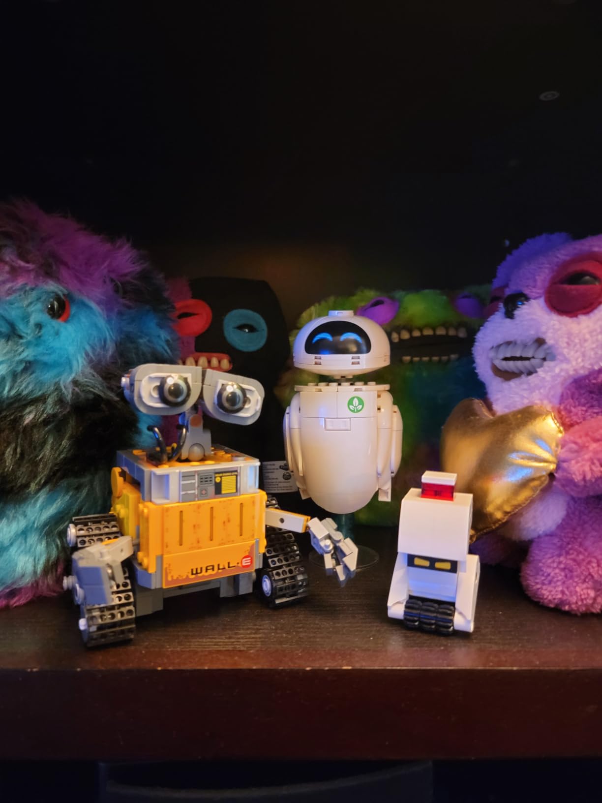 LEGO Disney & Pixar Wall-E & EVE Building Set for Adults, Ages 18+ - Home Office, Book Shelf, or Room Decor for Disney Fans - Gift Ideas for Men & Women - 43279 customer photo 2