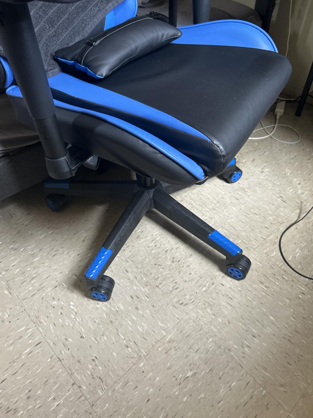 GTPLAYER Gaming Chair with Footrest, Ergonomic Computer Game Desk Chair, Reclining Gamer Chair Seat Height Adjustment, Swivel Rocker with Headrest and Lumbar (Gray) customer photo 1