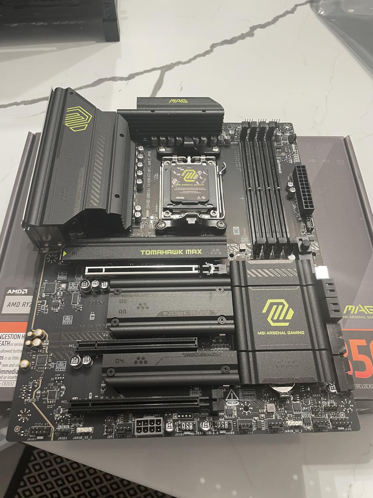 MAG B850 Tomahawk MAX WiFi Motherboard, ATX - Supports AMD Ryzen 9000/8000 / 7000 Processors, AM5-80A SPS VRM, DDR5 Memory Boost 8400+ MT/s (OC), PCIe 5.0 x16, M.2 Gen5, Wi-Fi 7, 5G LAN customer photo 1