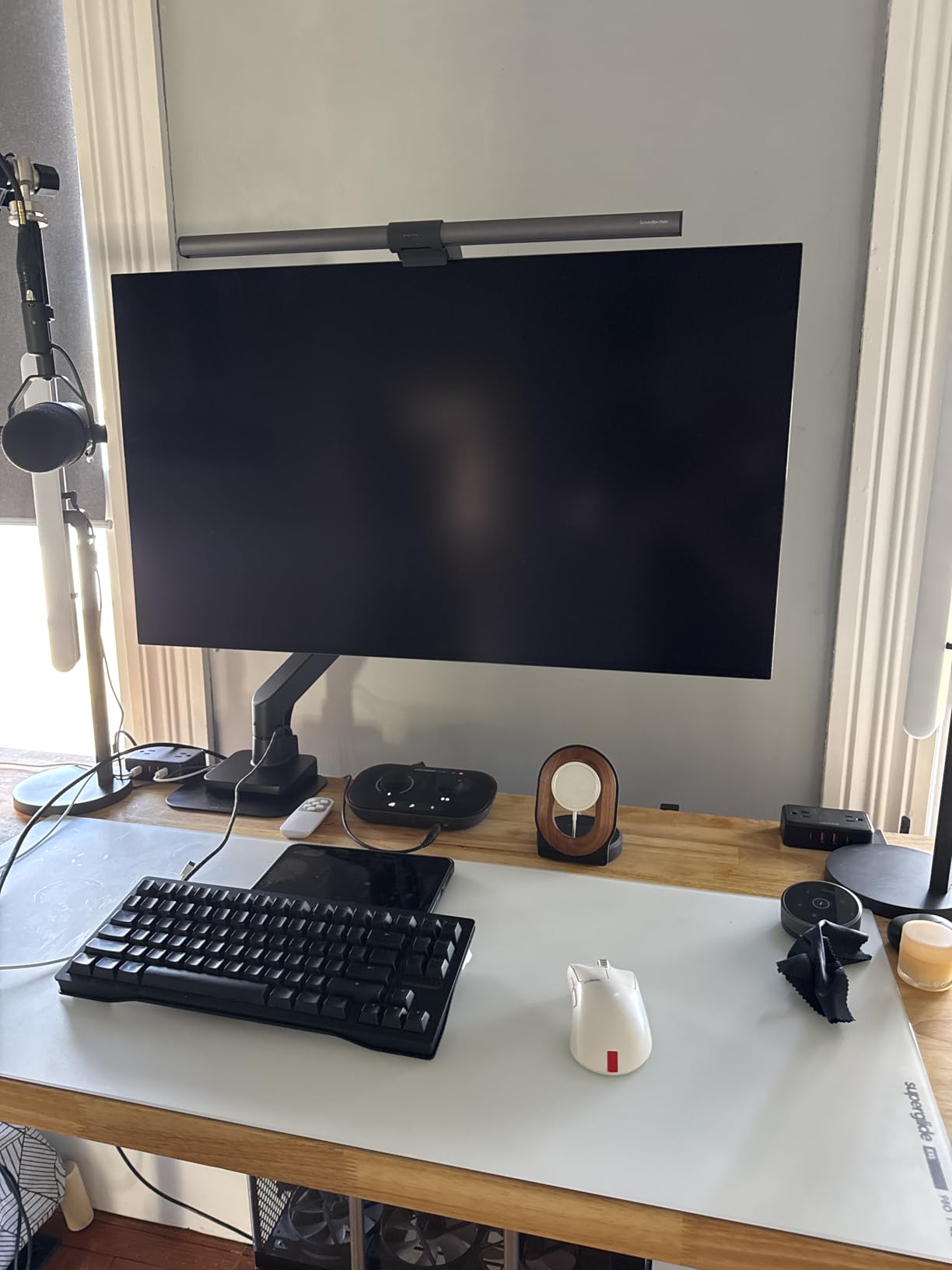 BenQ ErgoArm BSH01 Heavy Duty VESA Desk Mount for Screen up to 45