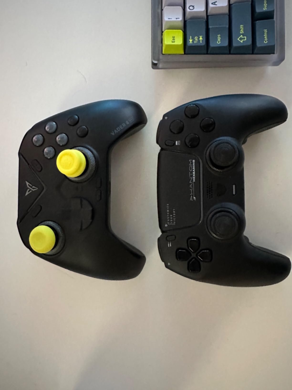 HEXGAMING PHANTOM Wireless Controller Compatible with ps5, Orochi customer photo 1