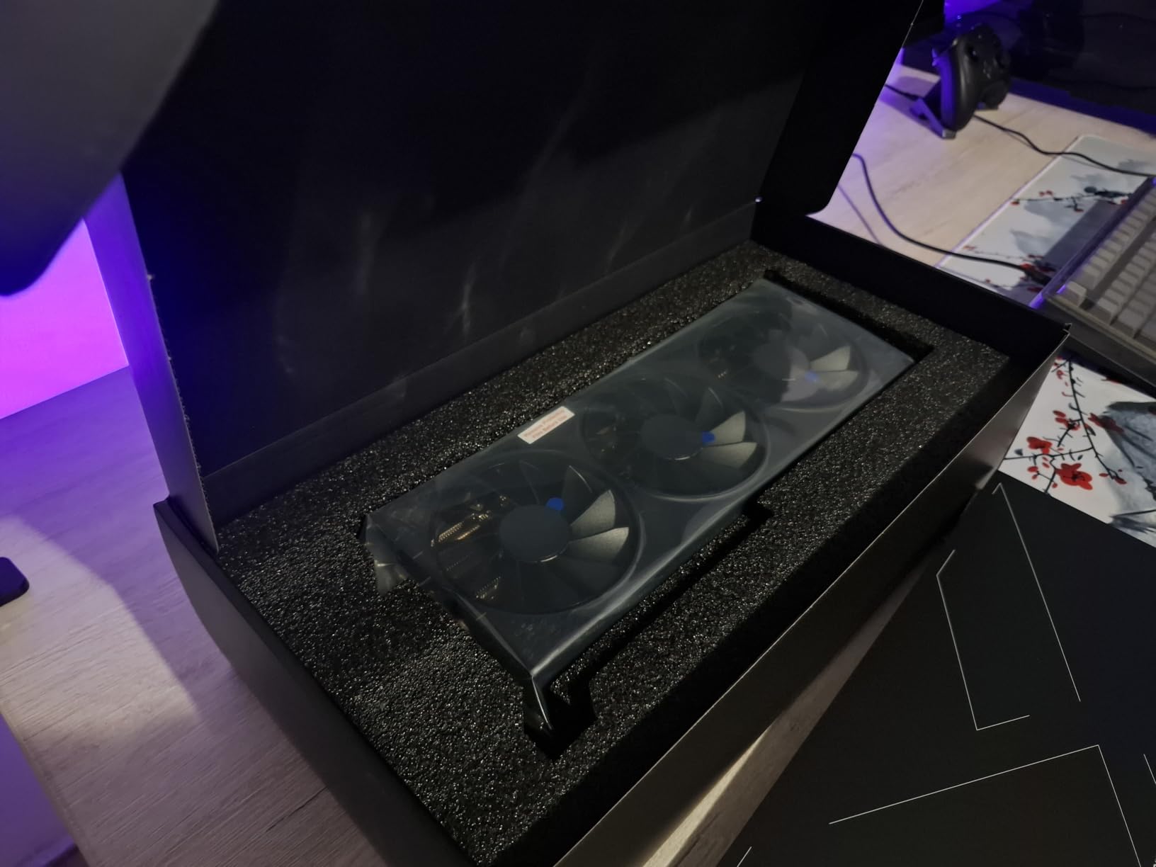 XFX Swift AMD Radeon RX 9070 XT Triple Fan Gaming Edition with 16GB GDDR6 HDMI 3xDP, RDNA 4 customer photo 2