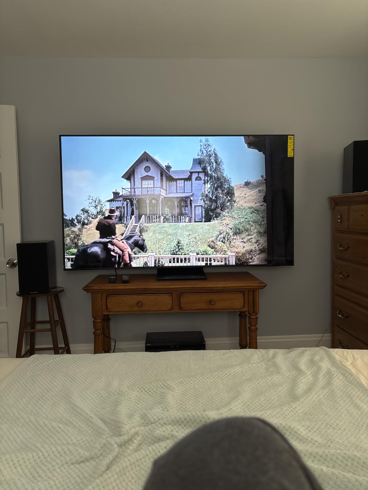 Samsung 65-Inch Class Neo QLED QN70F 4K Mini LED Smart TV (2025 Model) NQ4 AI Gen2 Processor, Quantum Matrix Technology Slim, Motion Xcelerator 144Hz, Samsung Vision AI, Alexa Built-in customer photo 1