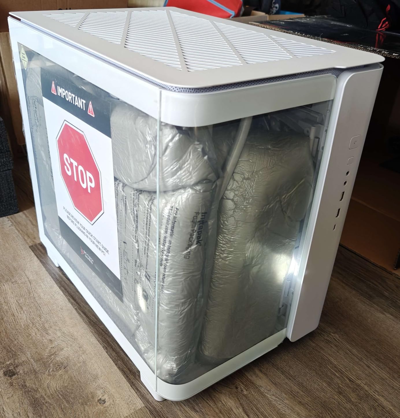 Skytech Gaming King 95 Gaming PC, Ryzen 7 9800X3D, RTX 5070 Ti | 32GB DDR5 RAM 5600, 1TB Gen4 NVMe M.2 SSD, Windows 11, 850W GOLD ATX 3 PSU, 360 ARGB AIO , Wi-Fi 5, Desktop customer photo 1