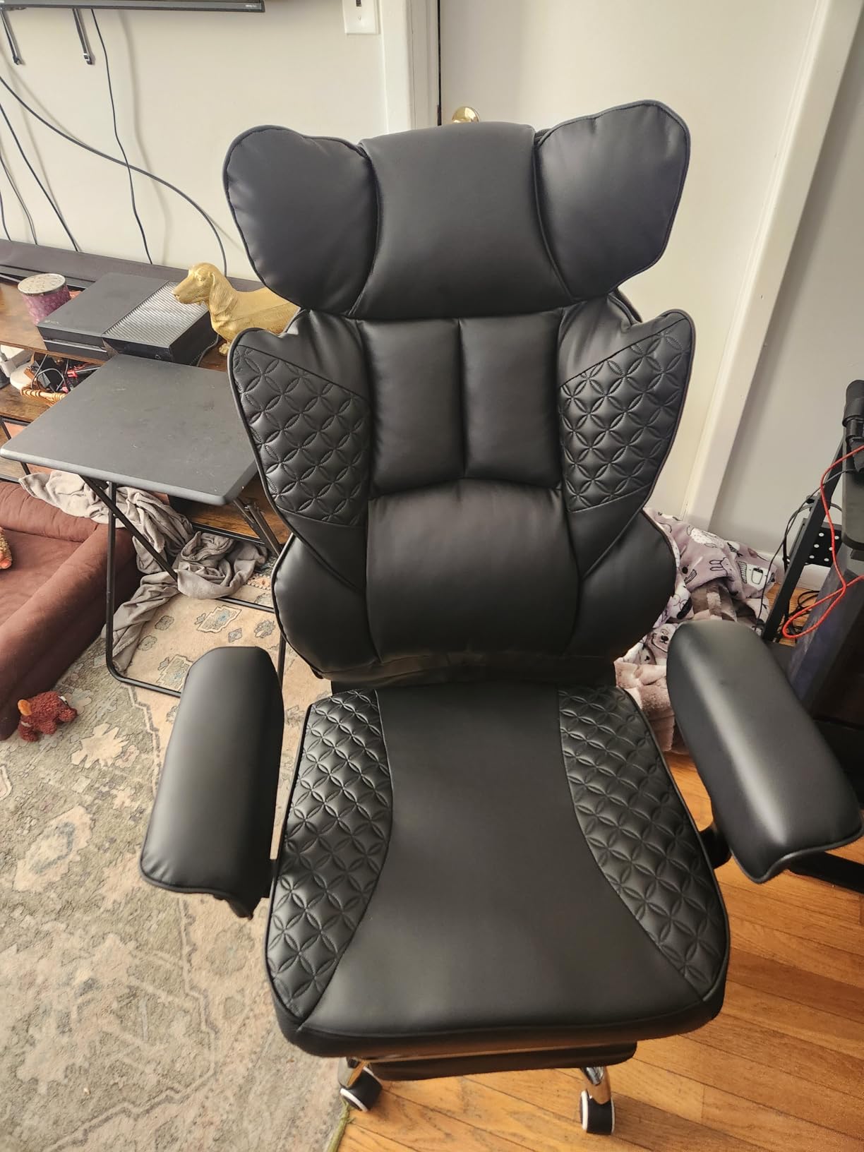 COMHOMA Big and Tall Office Chair Heavy Duty Wide Ergonomic Gaming Chair with Deluxe Embossing Designed Leather with Foot Rest,150°Reclining Adjustable Armrests Pocket Spring Back Support and Pillow customer photo 1