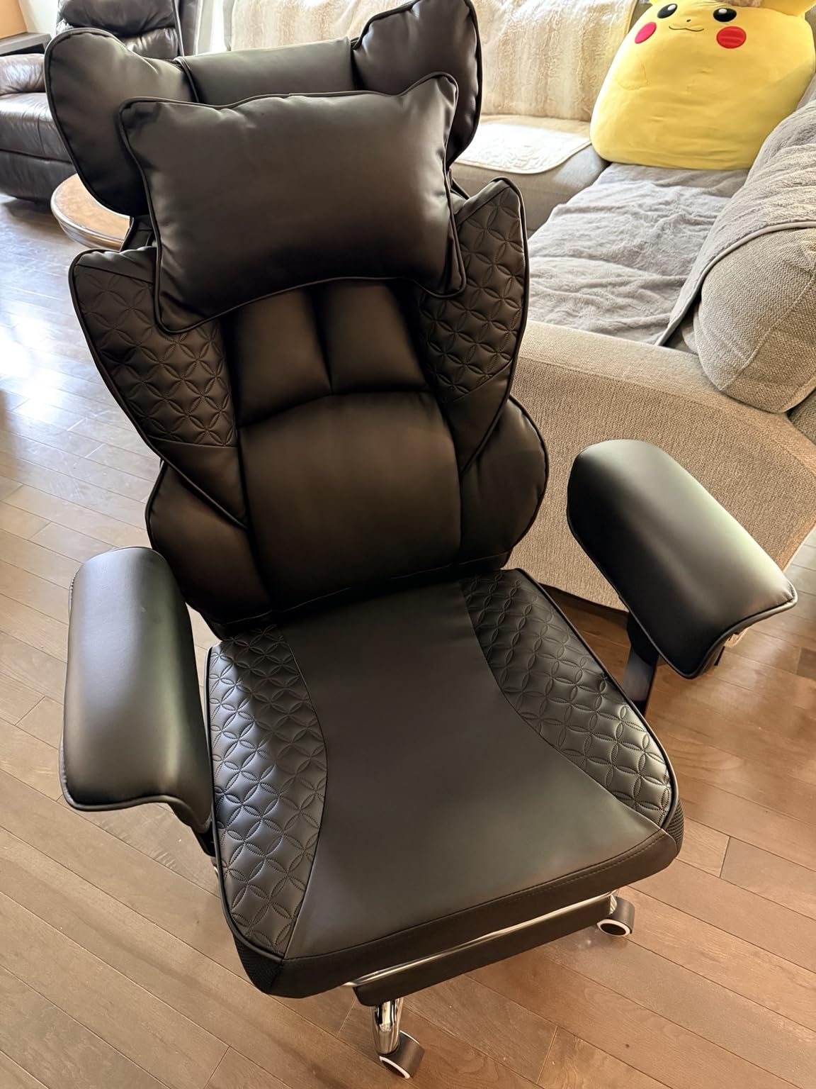 COMHOMA Big and Tall Office Chair Heavy Duty Wide Ergonomic Gaming Chair with Deluxe Embossing Designed Leather with Foot Rest,150°Reclining Adjustable Armrests Pocket Spring Back Support and Pillow customer photo 2