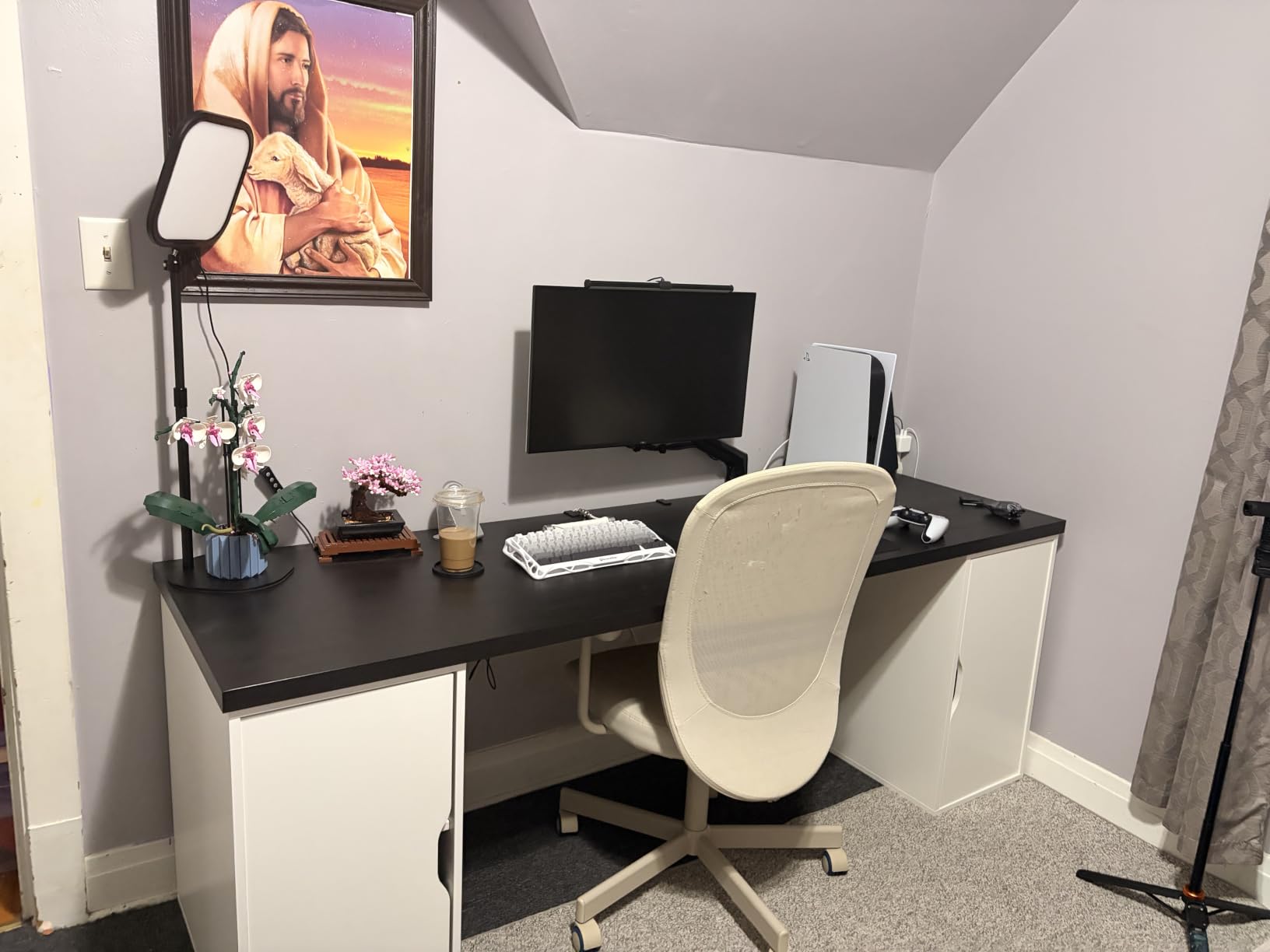 Dell 27 Monitor S2725QS, 4K UHD IPS, 120Hz, 5ms, FreeSync Premium | 350 cd/m2 Brightness, 1,500:1 Contrast, 99% sRGB, Anti-Glare, HDMI, DisplayPort, USB-C, Height Adjustable, Swivel, Pivot customer photo 1