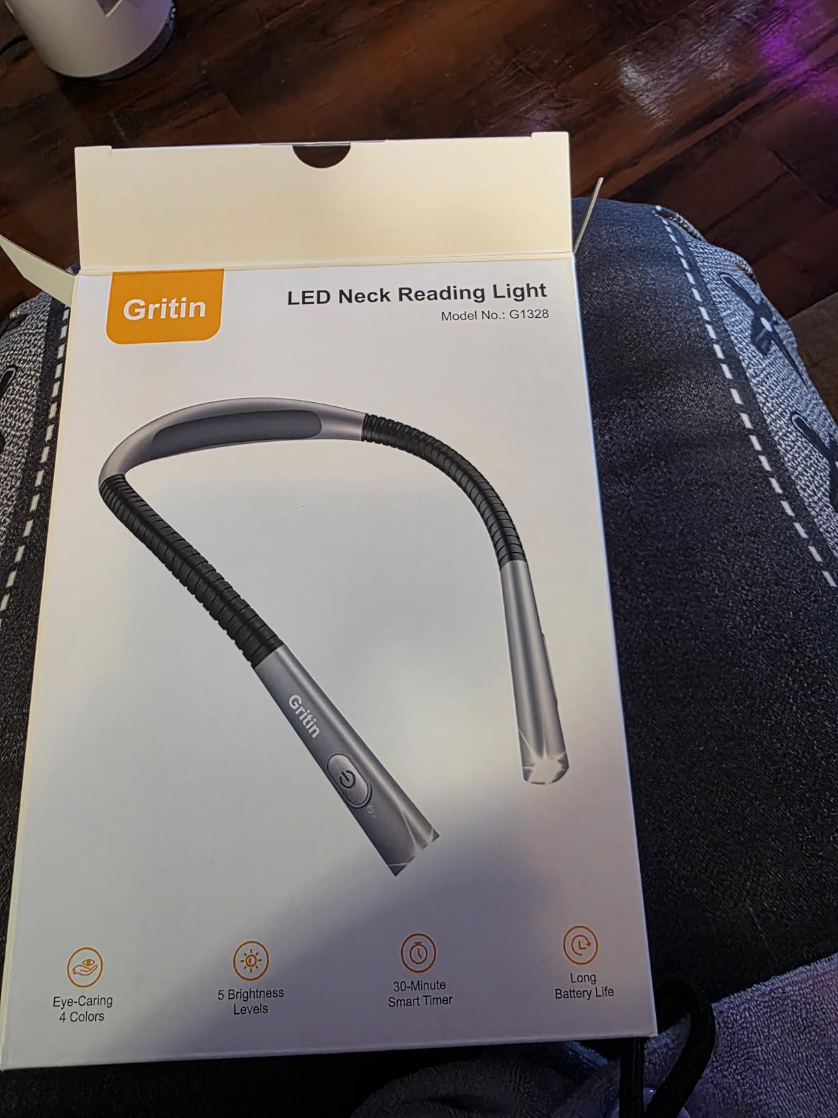 Gritin Book Light, Eye Caring 4-Color&5-Brightness Neck Light Reading Light | Stepless Dimming, 30-min Timer, 80+ Hrs Runtime, Bendable Round Neck Design, Lightweight for Reading, Knitting, Repairing customer photo 2